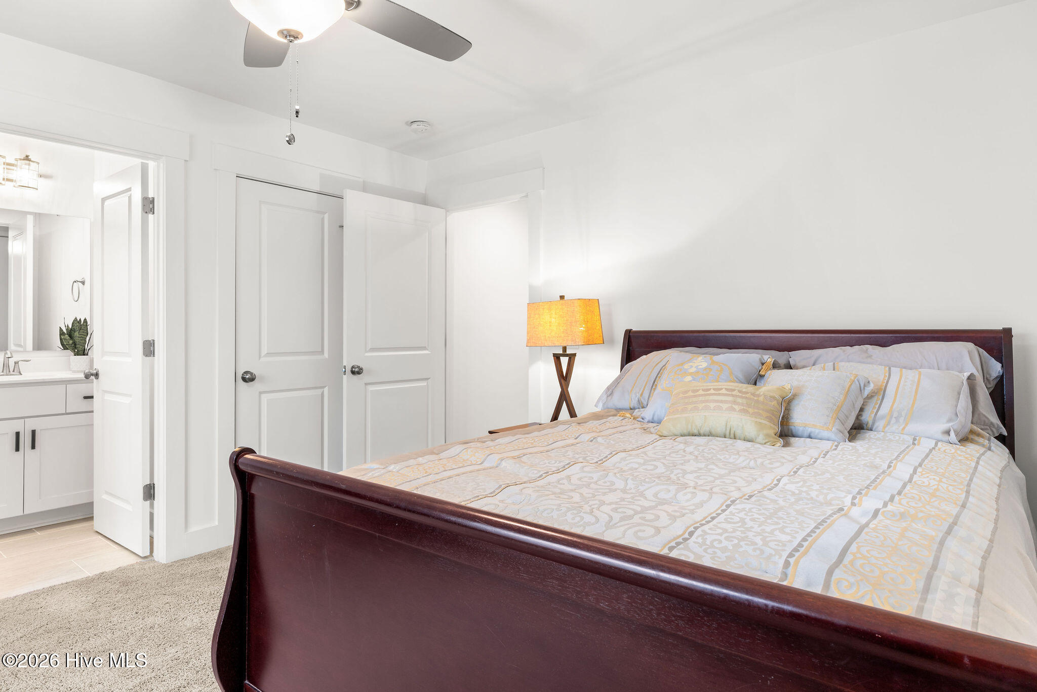 100553298 | Photo 25