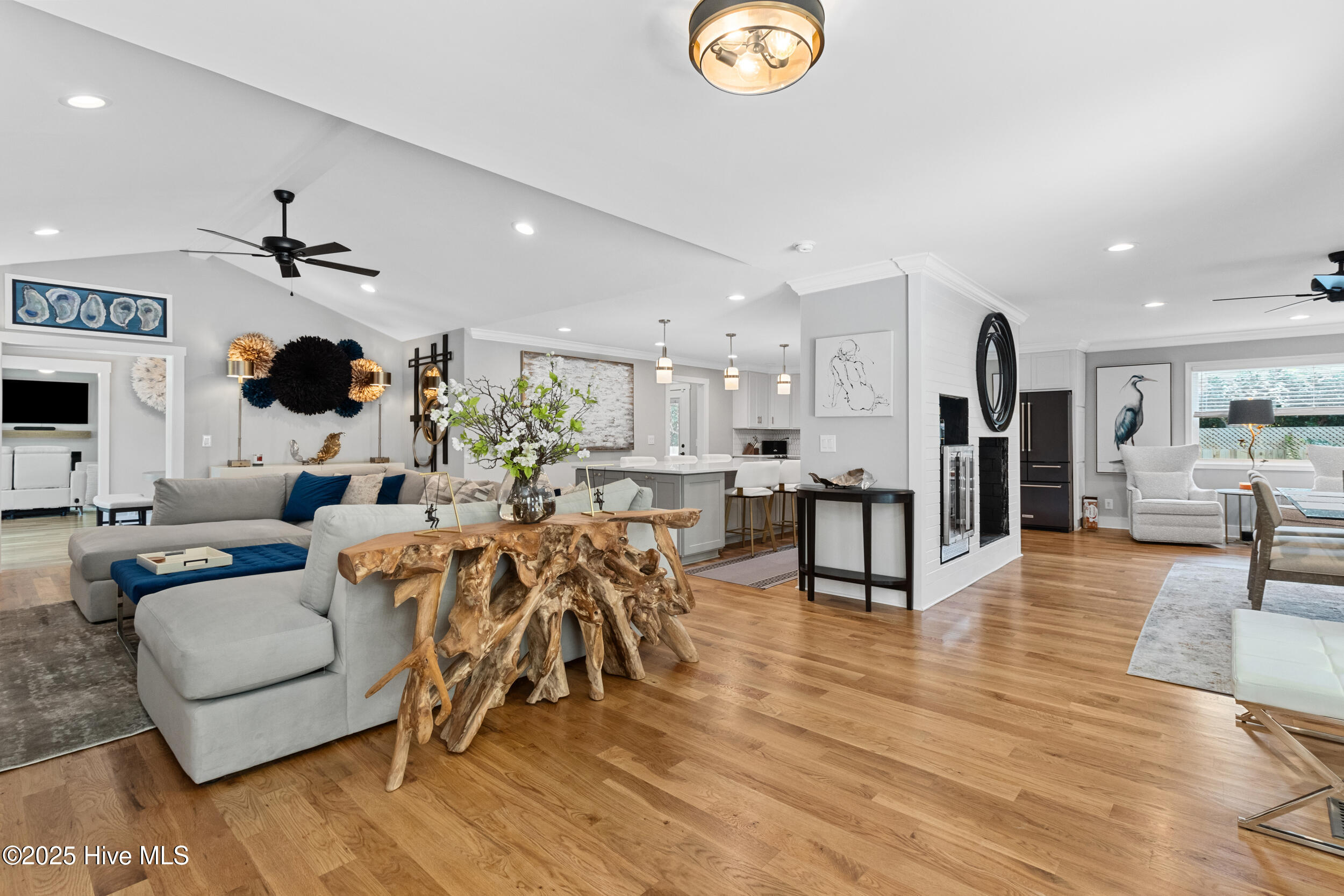 100561677 | Photo 12