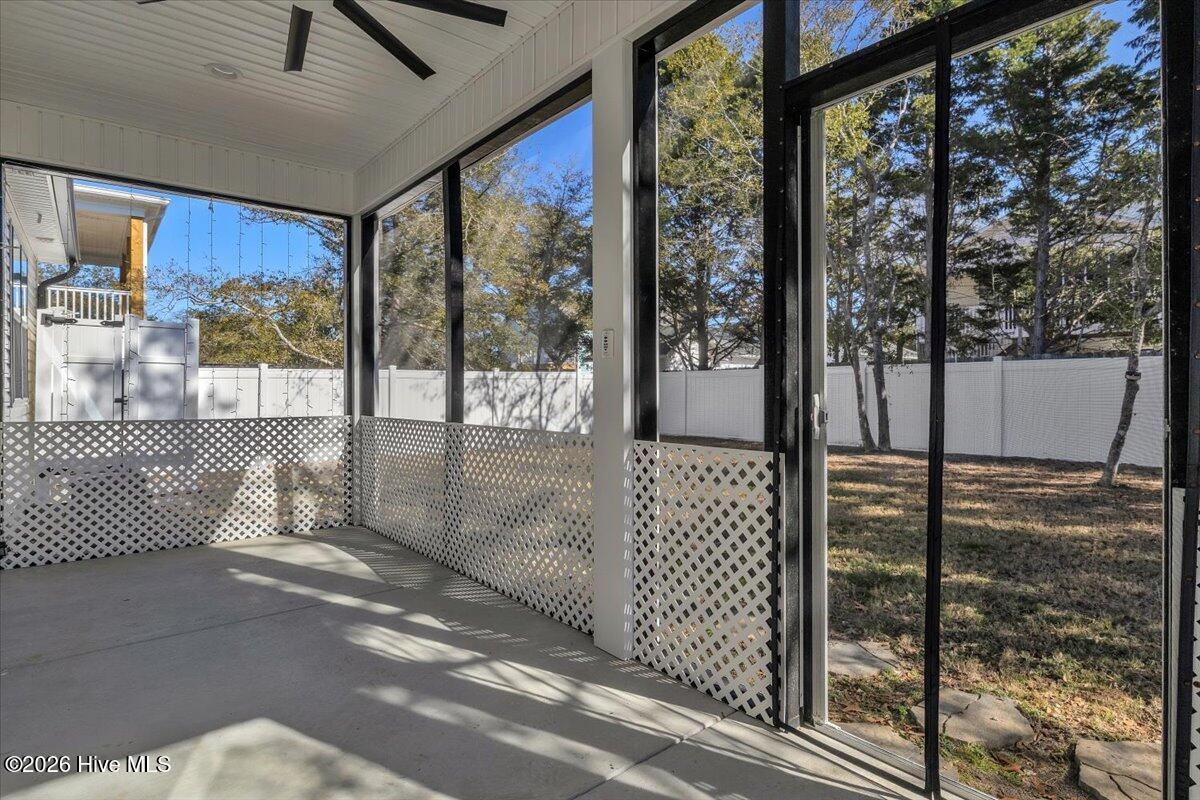 100552263 | Photo 28