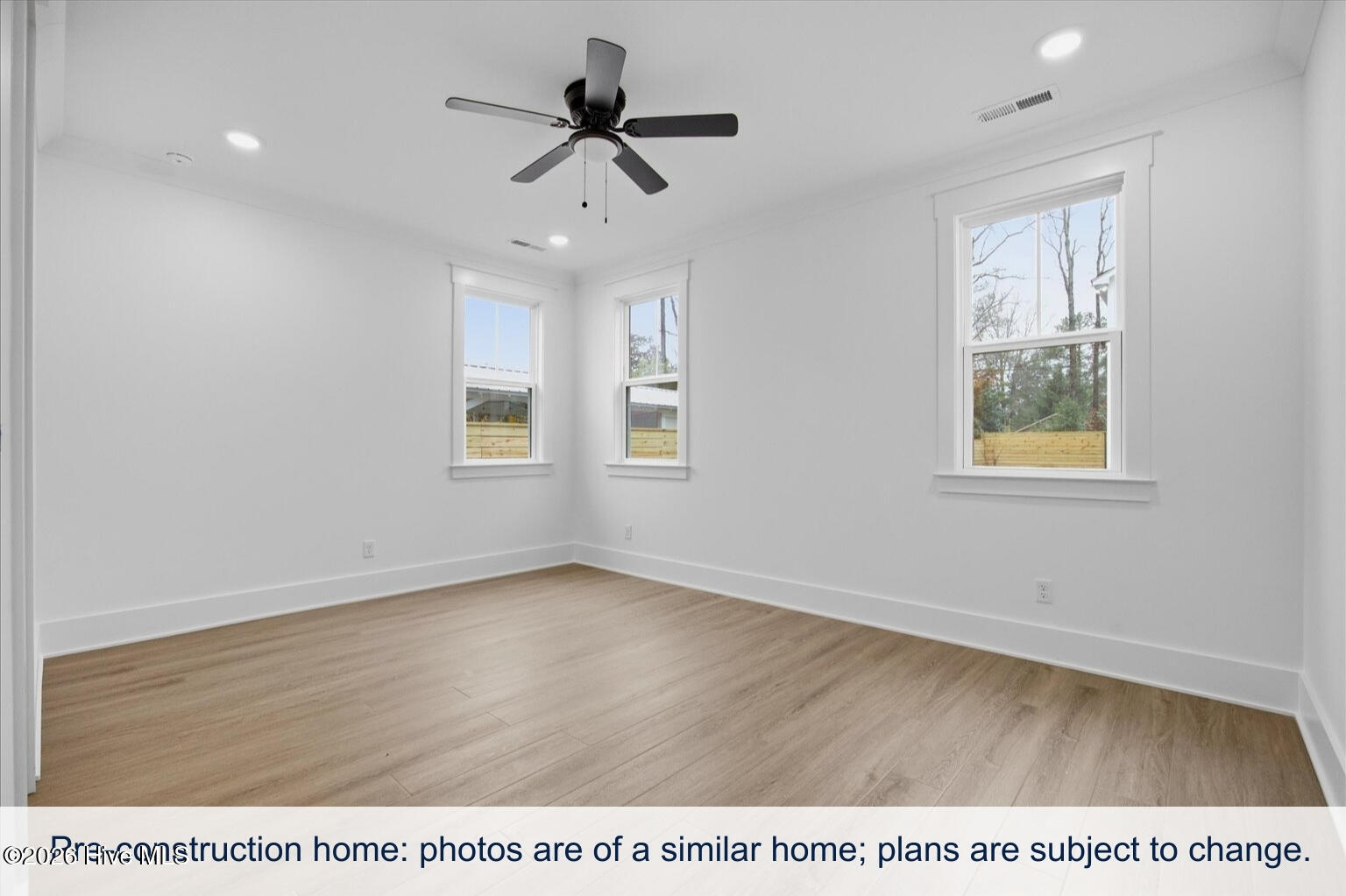 100567849 | Photo 20