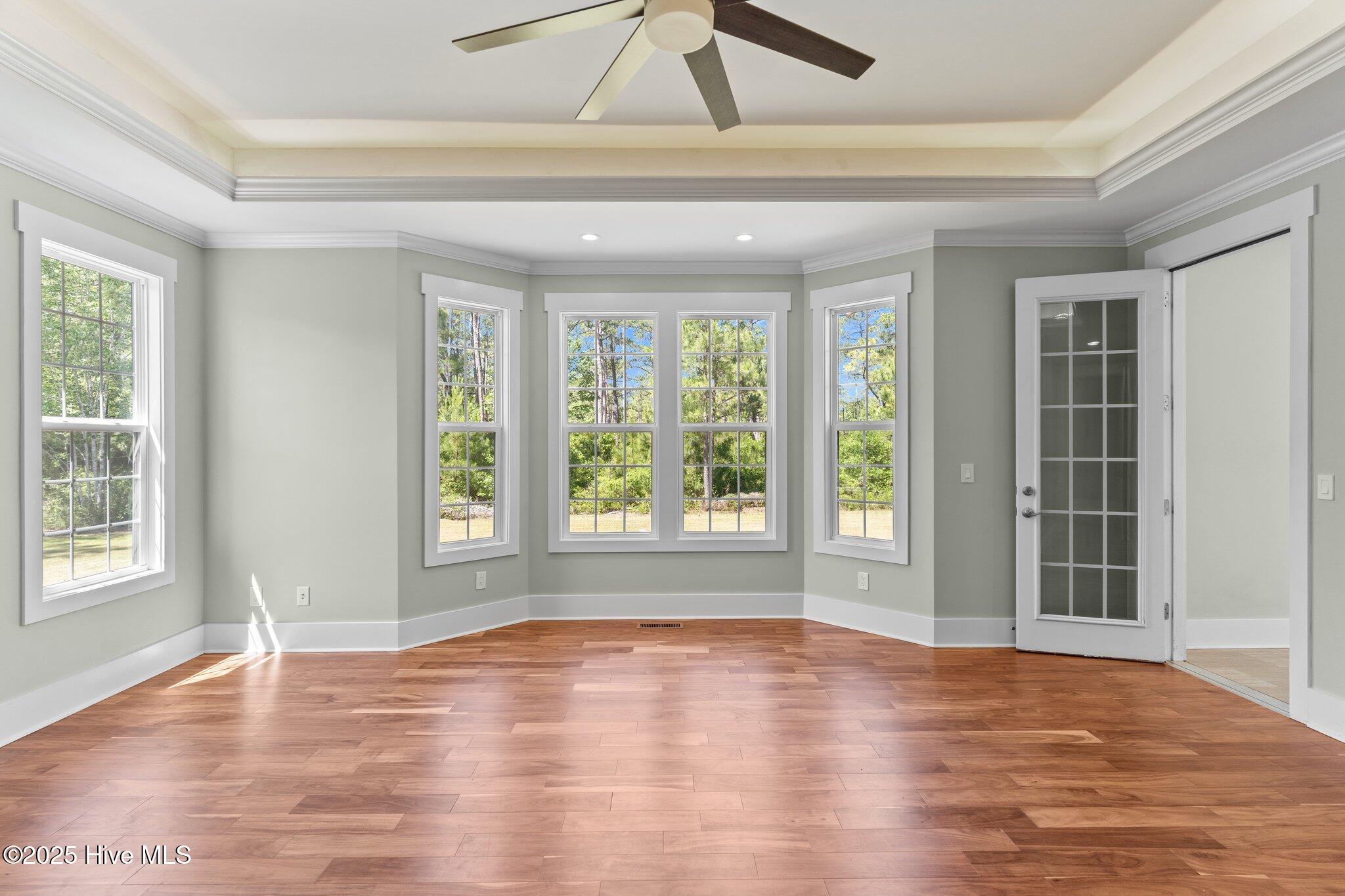 100510786 | Photo 38