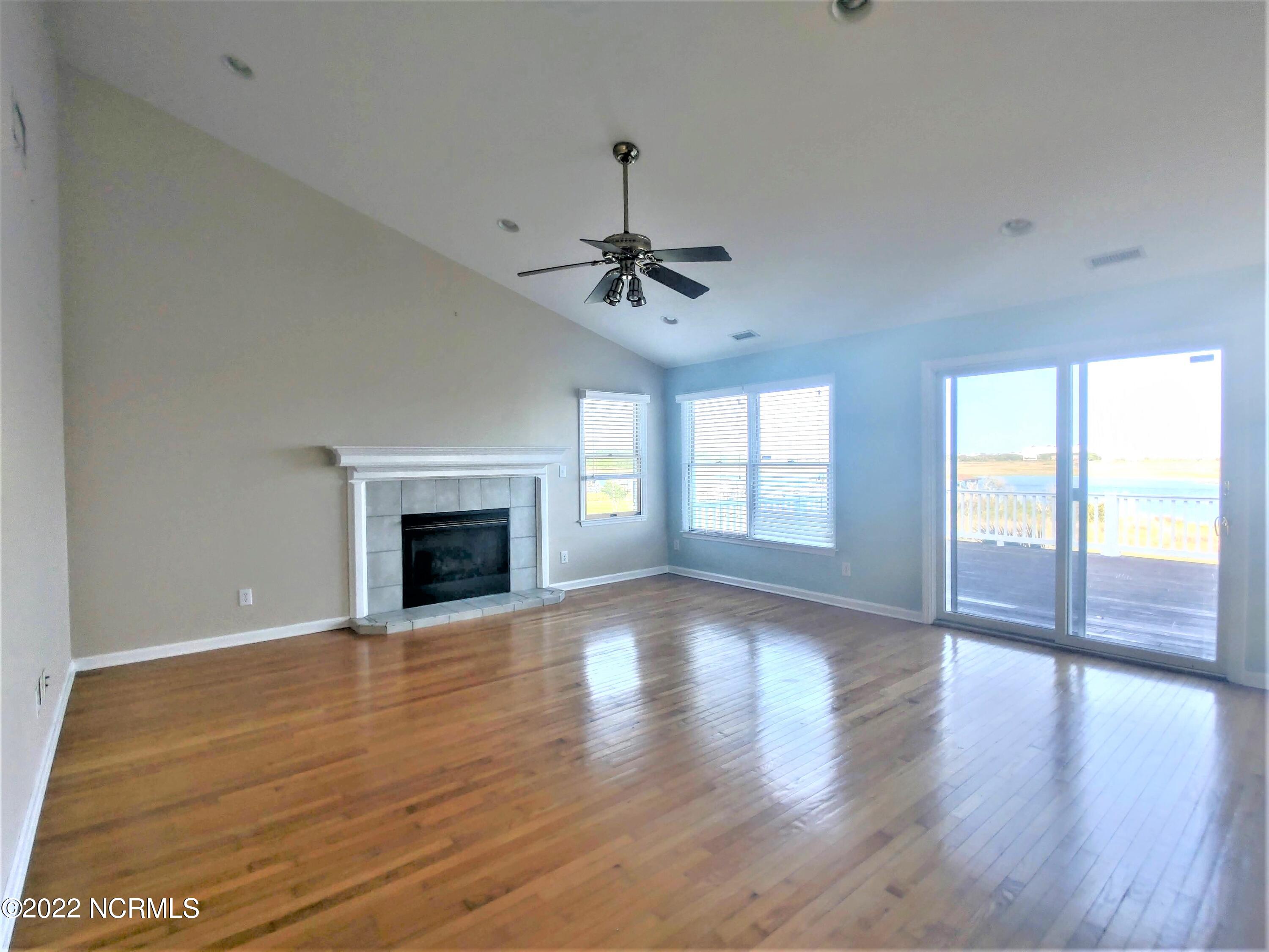 100546832 | Photo 16