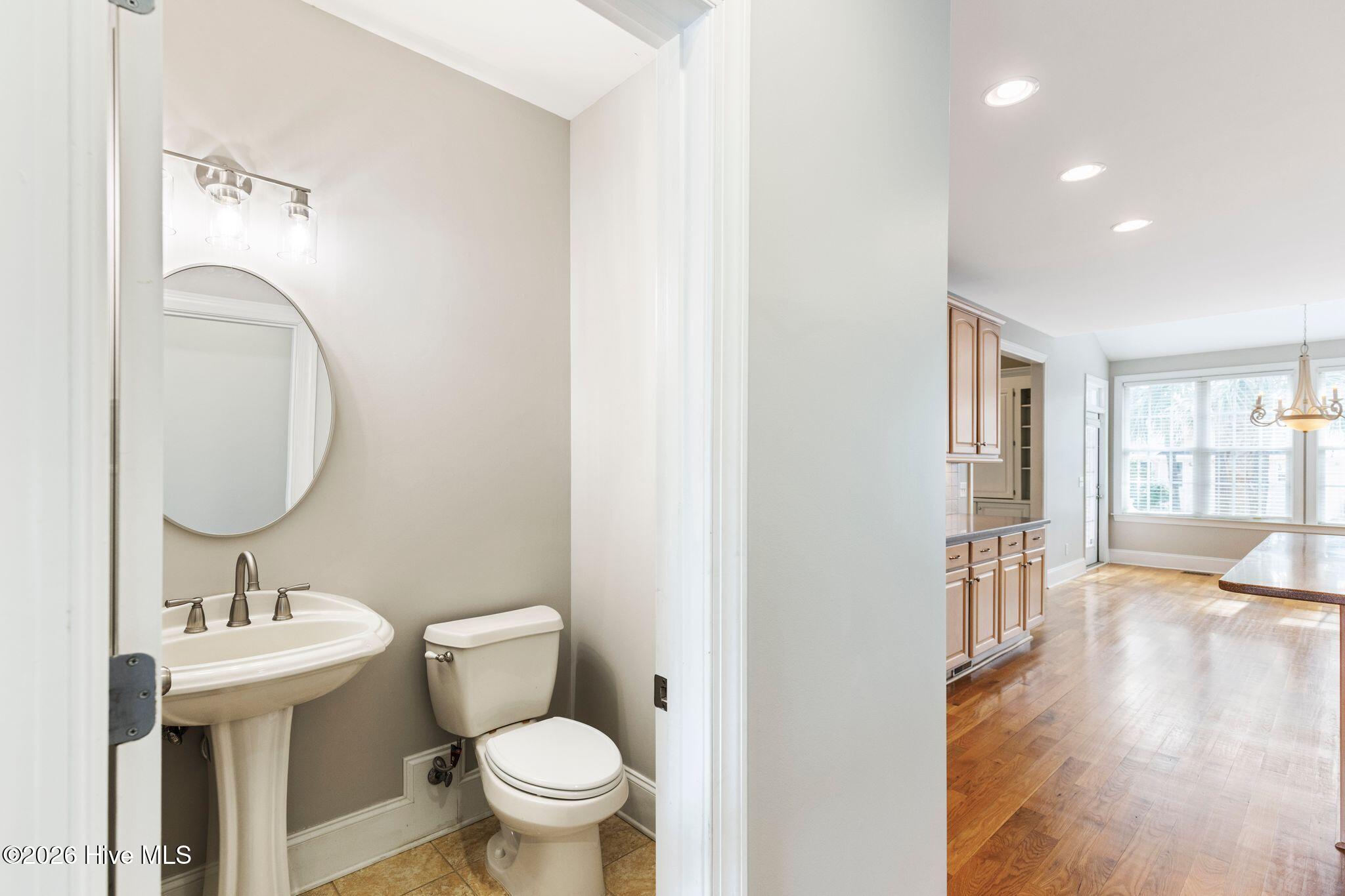 100553307 | Photo 32