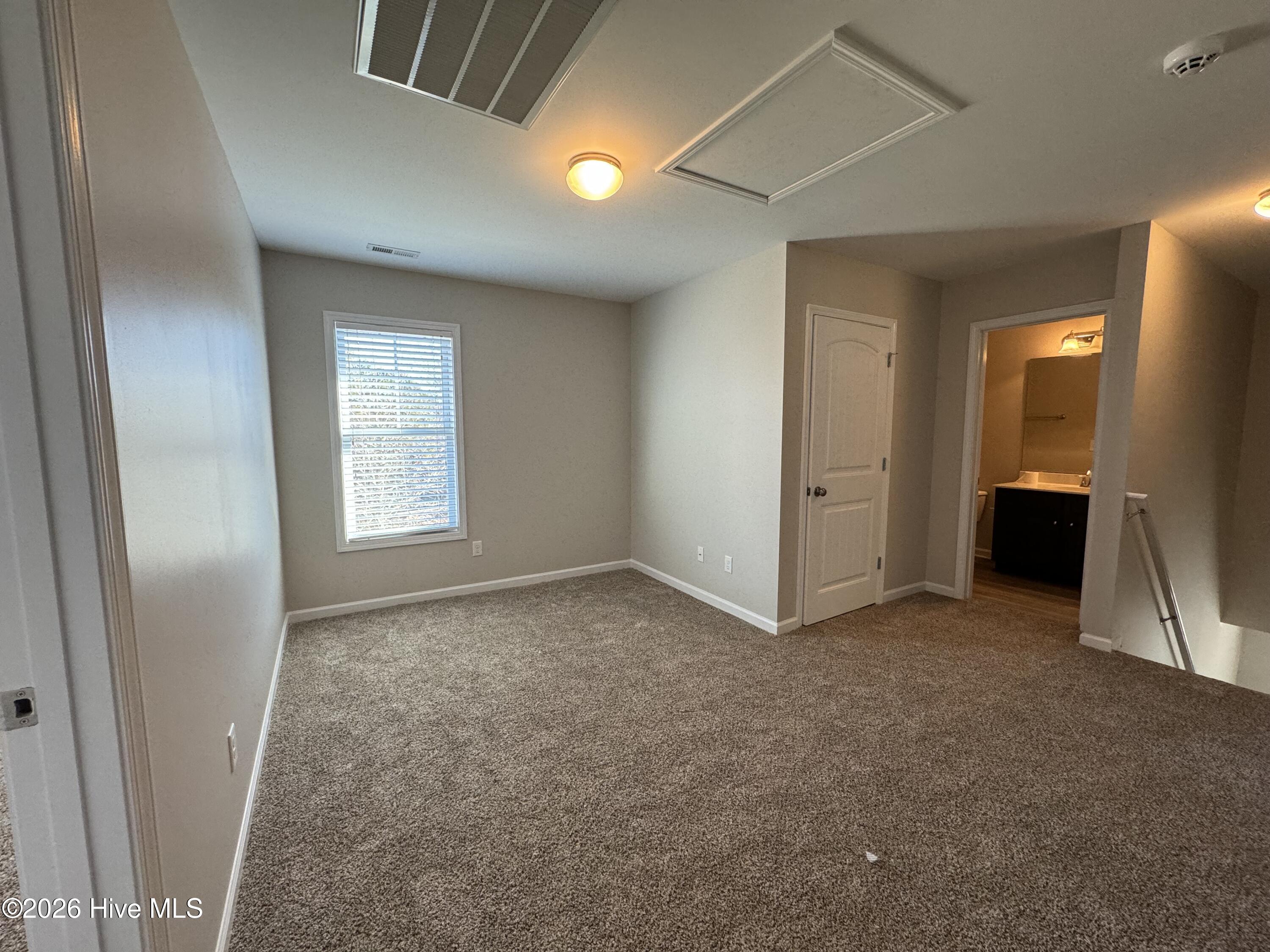 100549154 | Photo 31