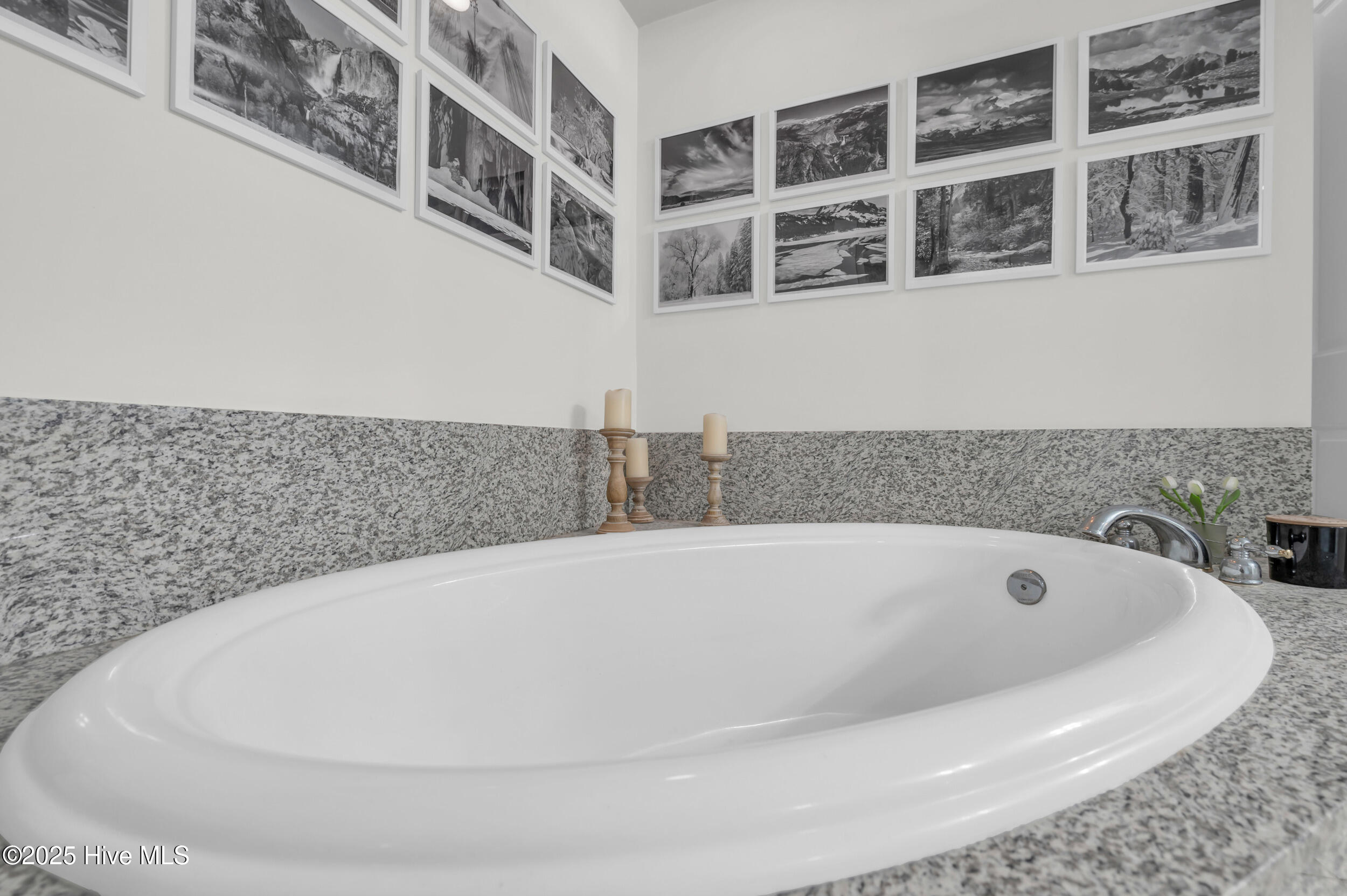 100519545 | Photo 32