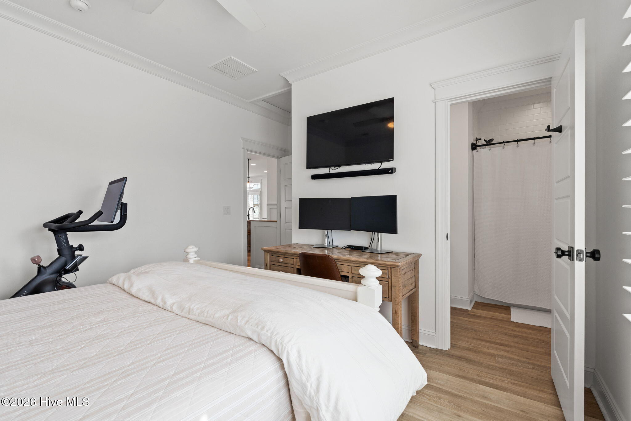 100562376 | Photo 38