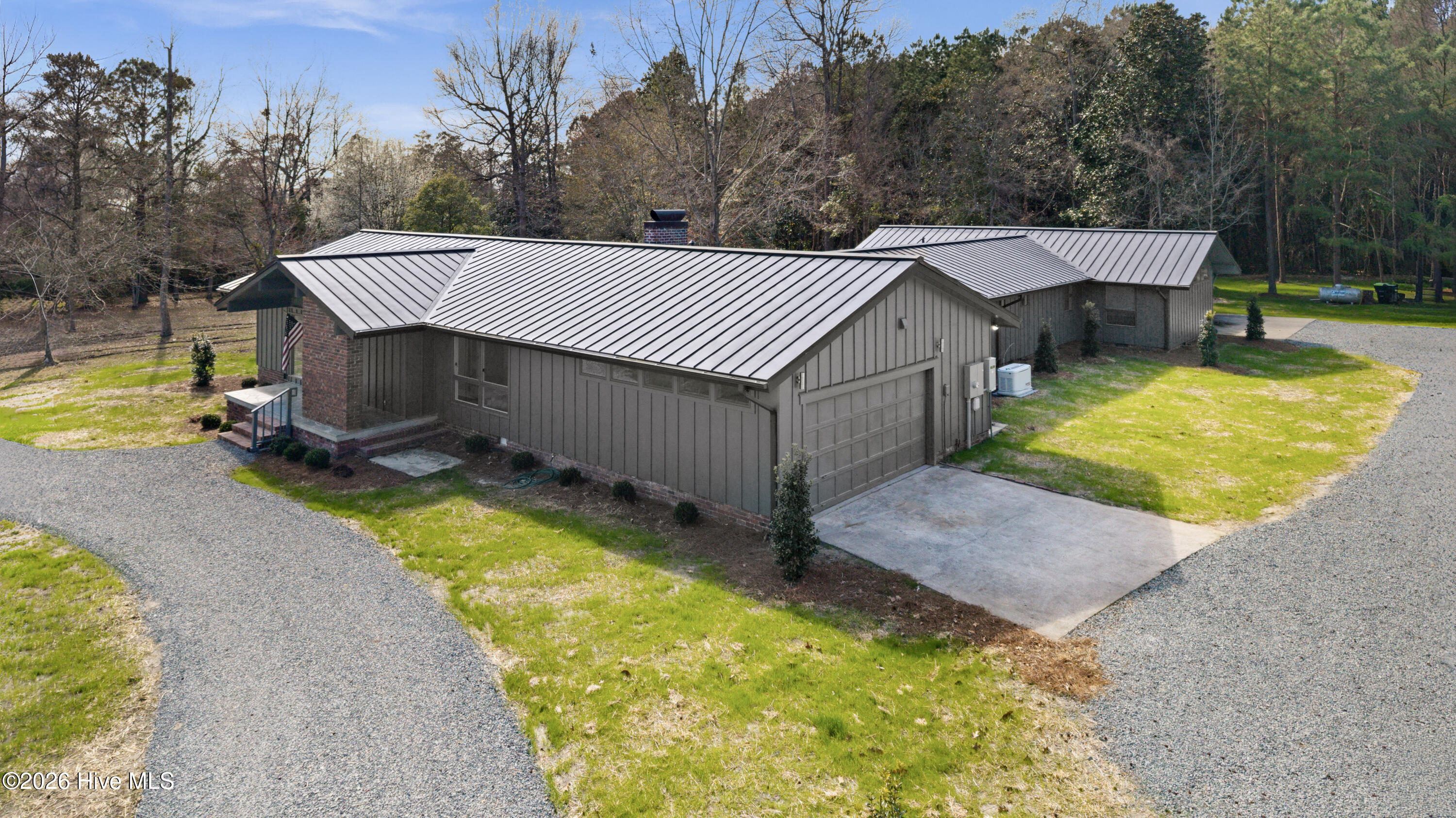 100561739 | Photo 47