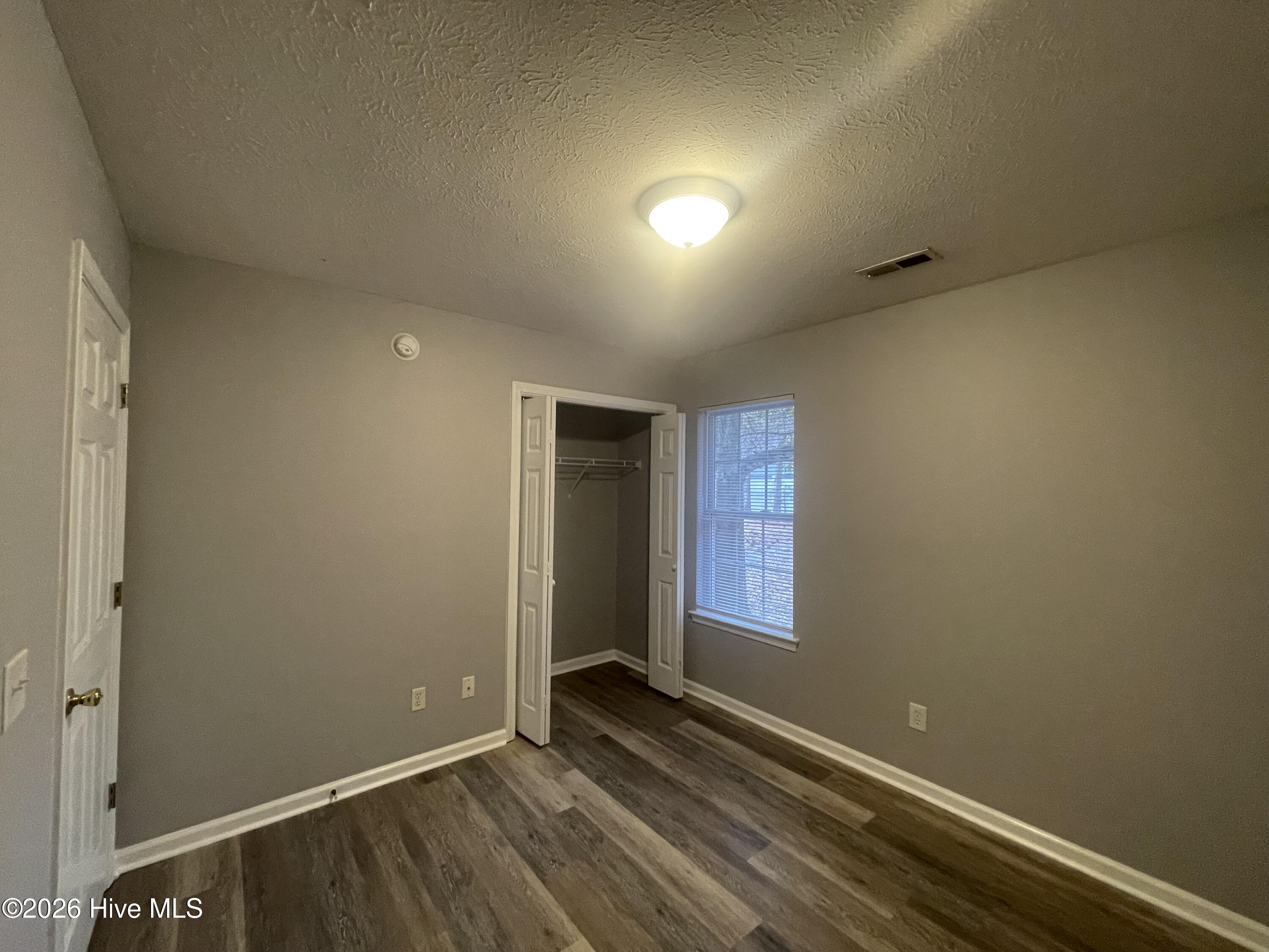 100548174 | Photo 24