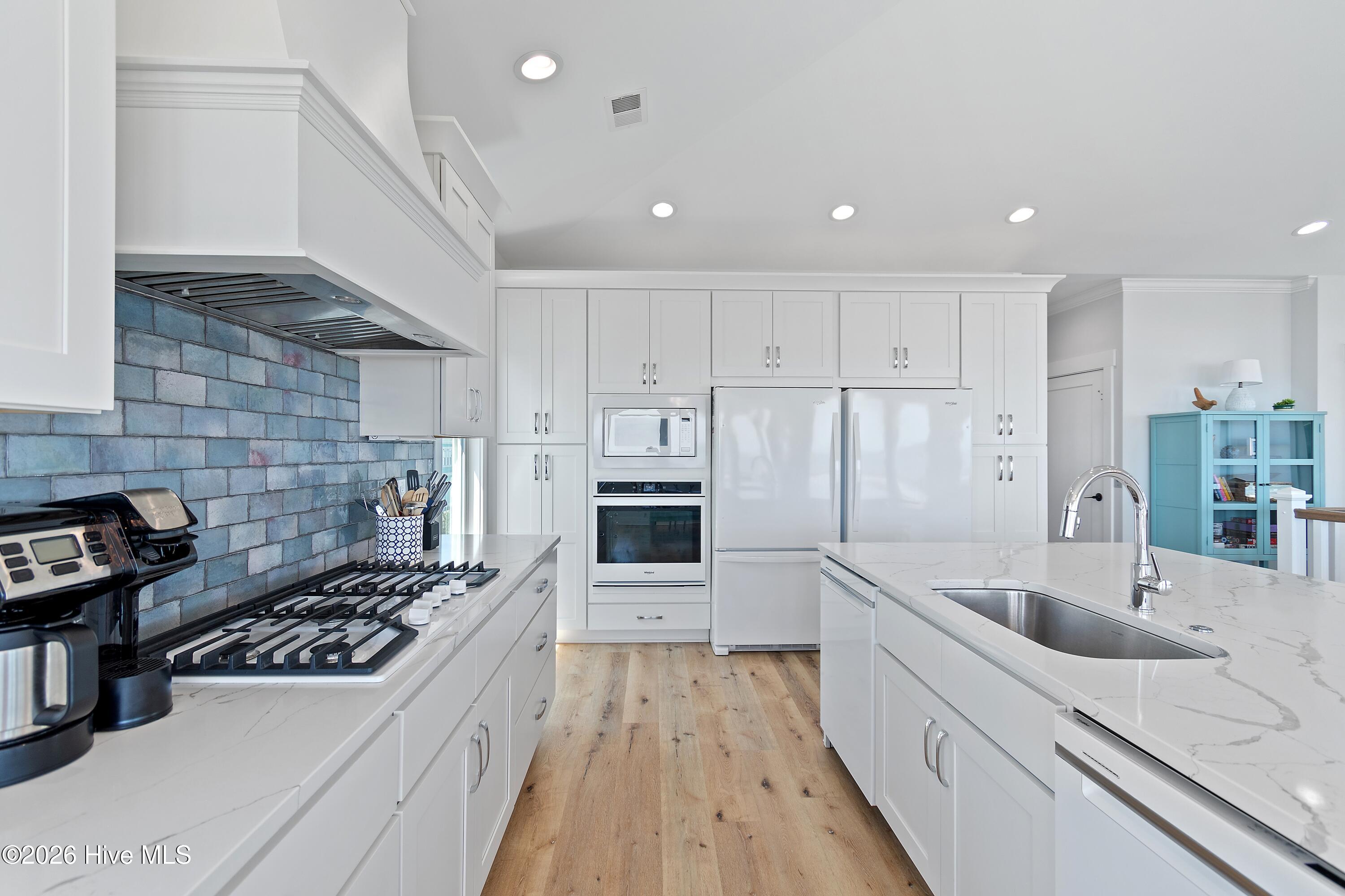 100564147 | Photo 12