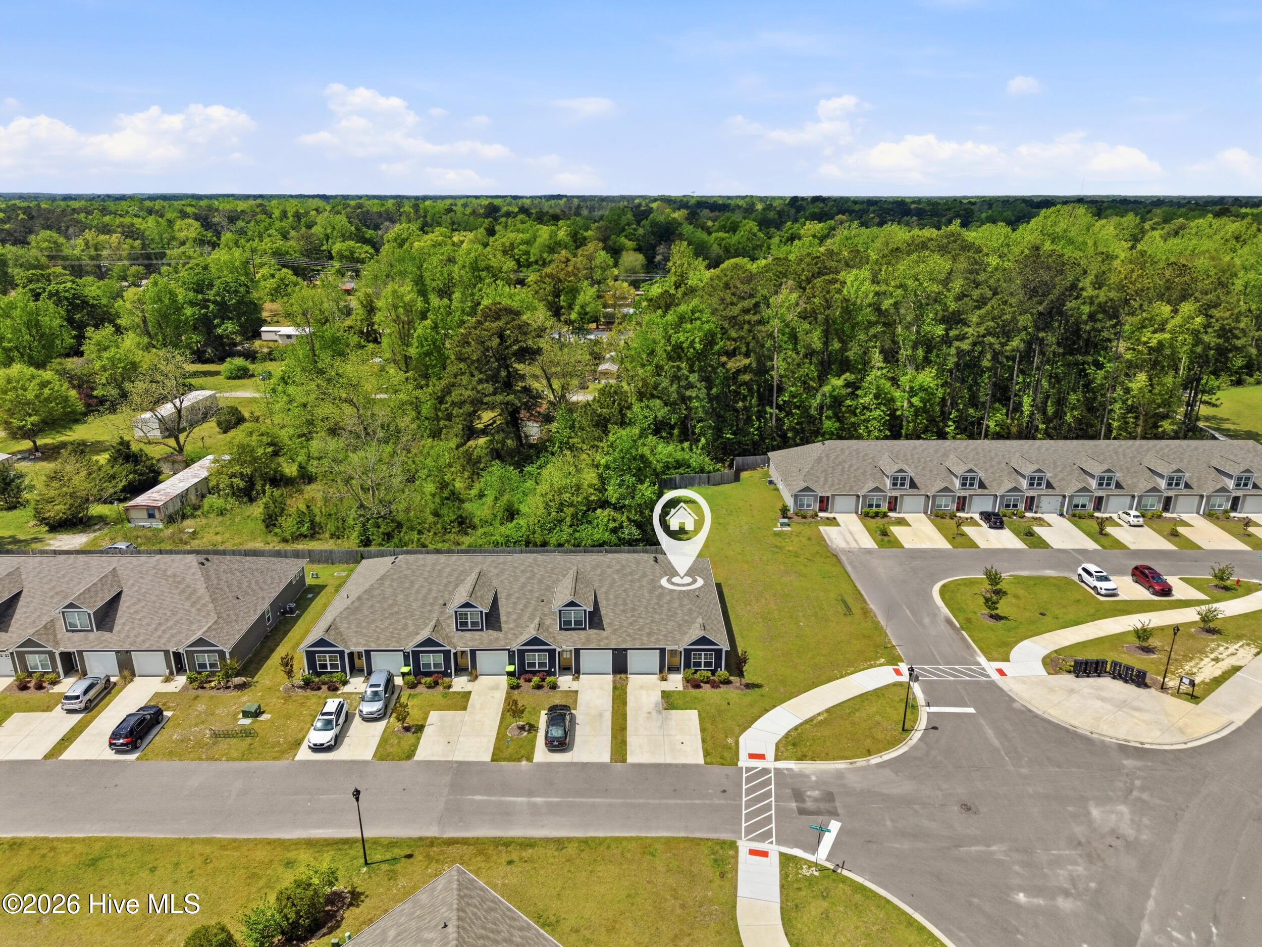 100566288 | Photo 32