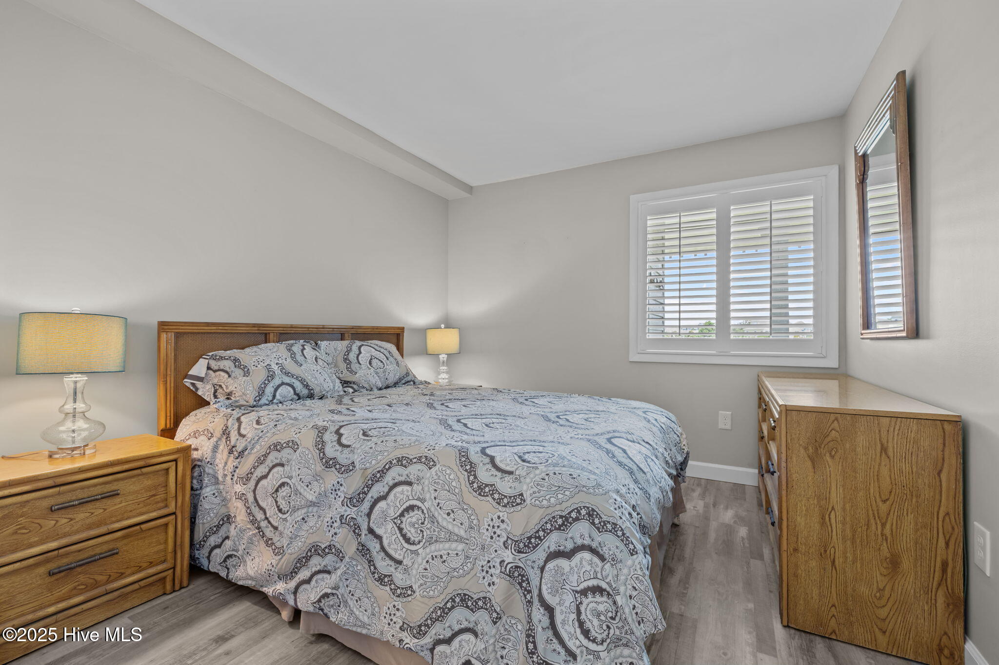 100518797 | Photo 14