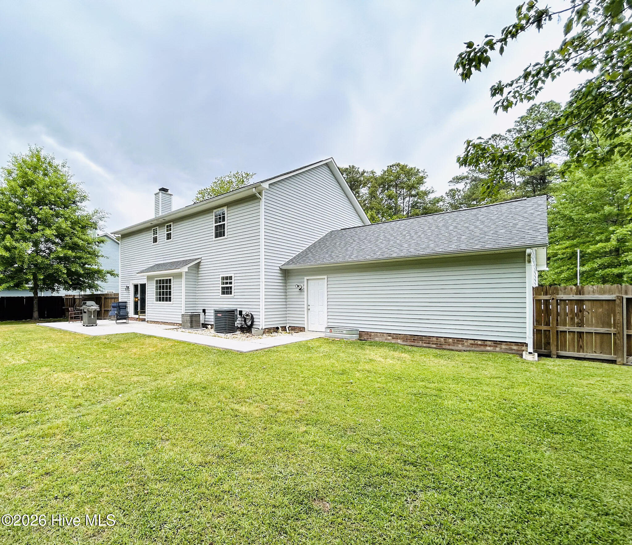 100570244 | Photo 48