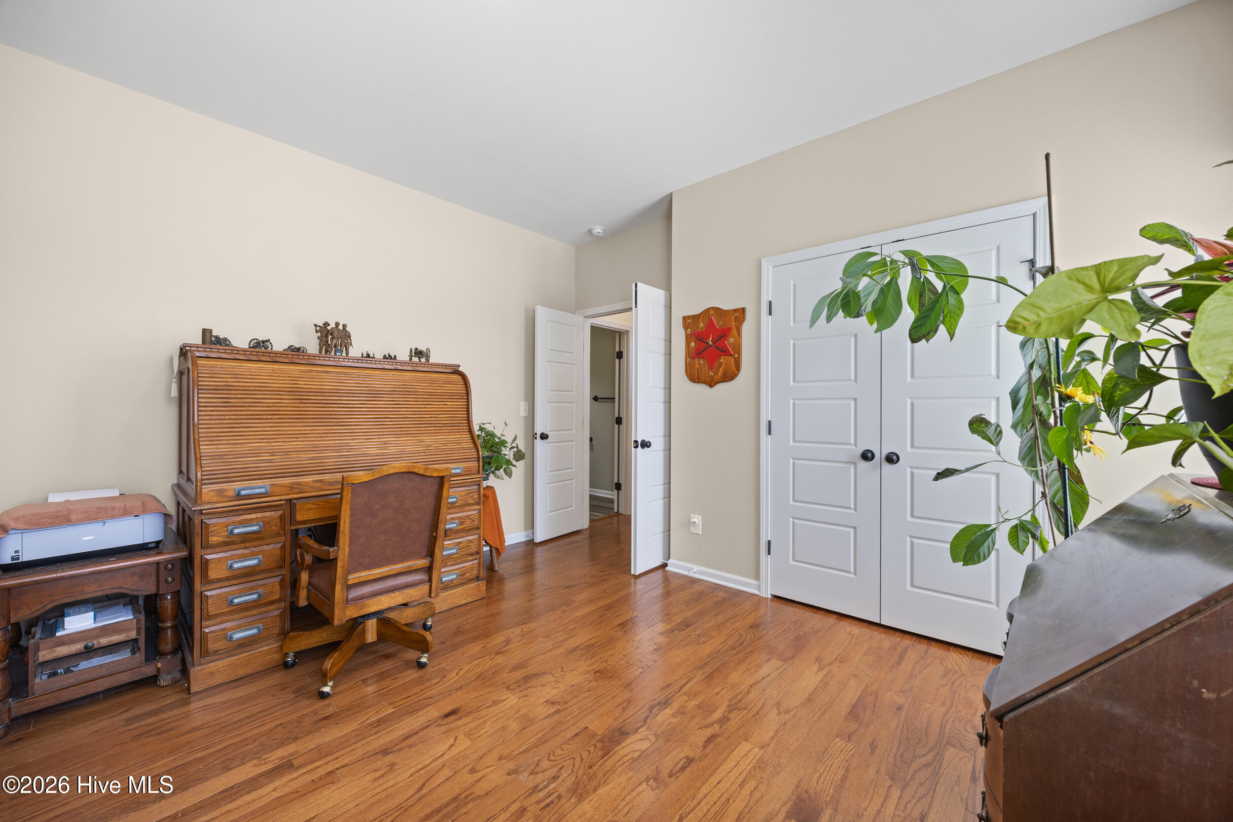 100549248 | Photo 48