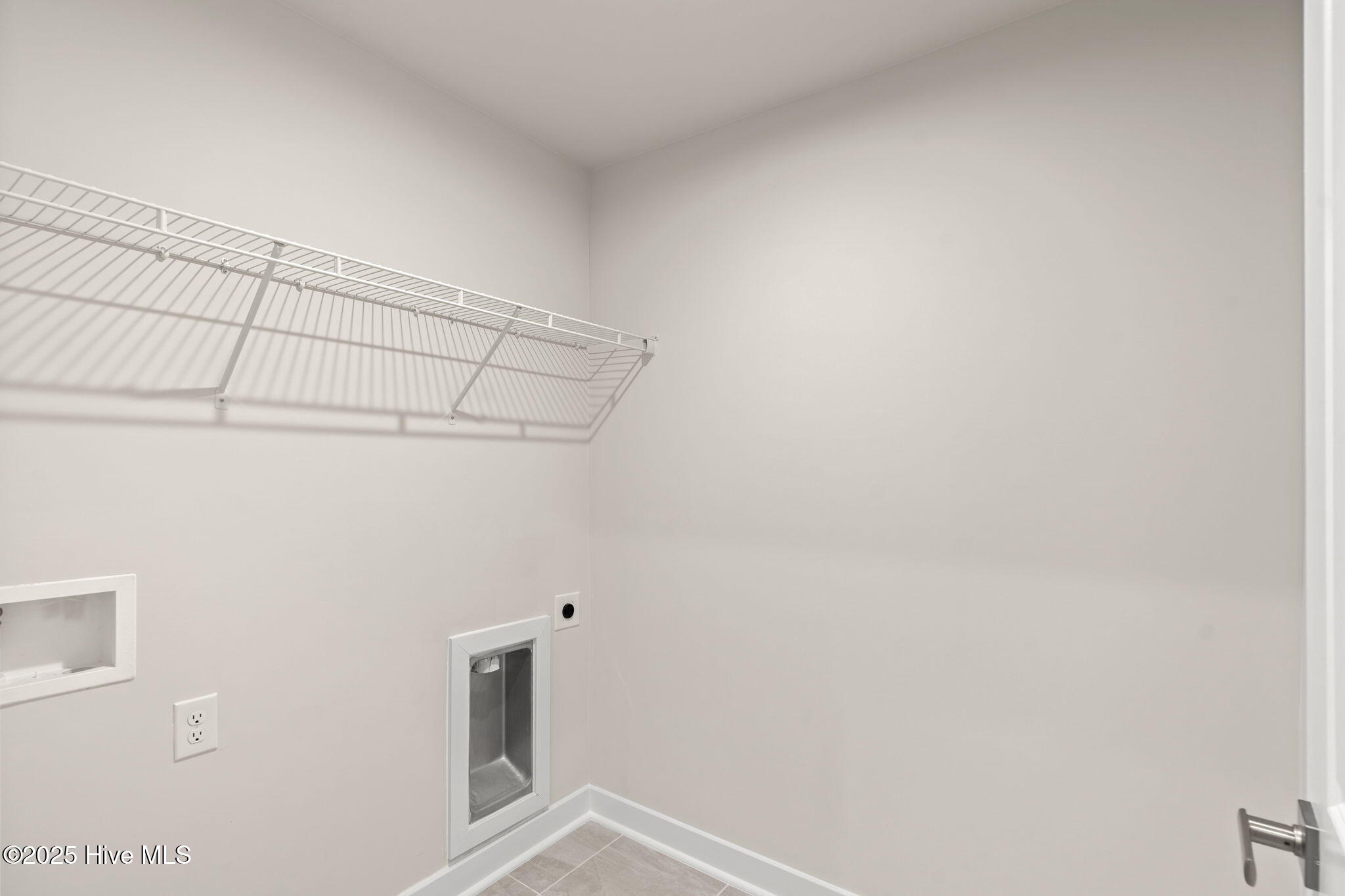 100541179 | Photo 21