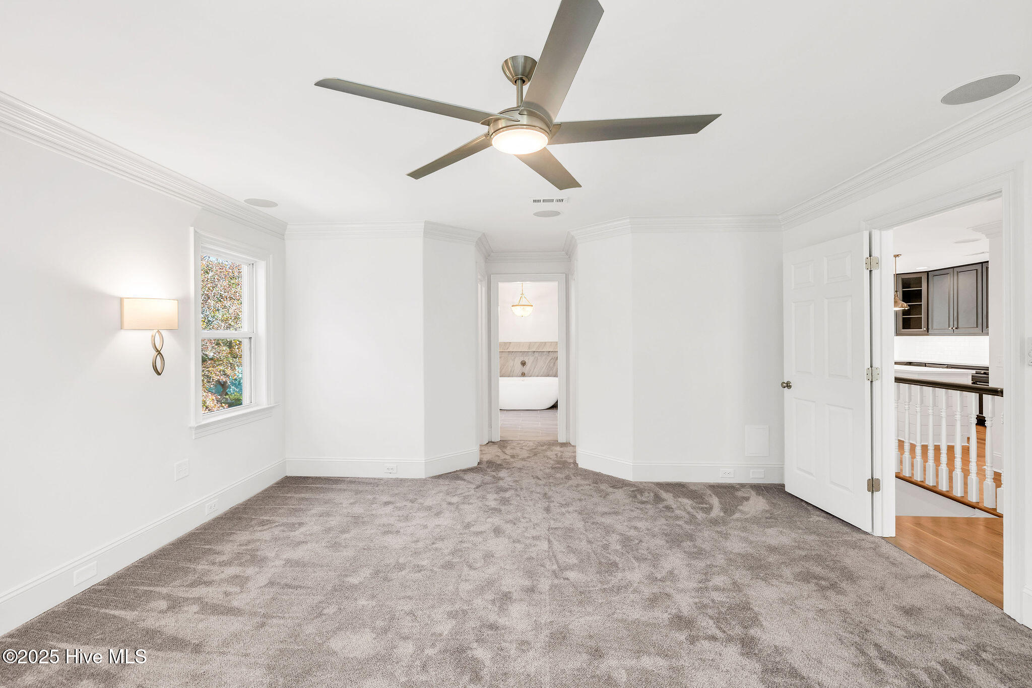 100540097 | Photo 15