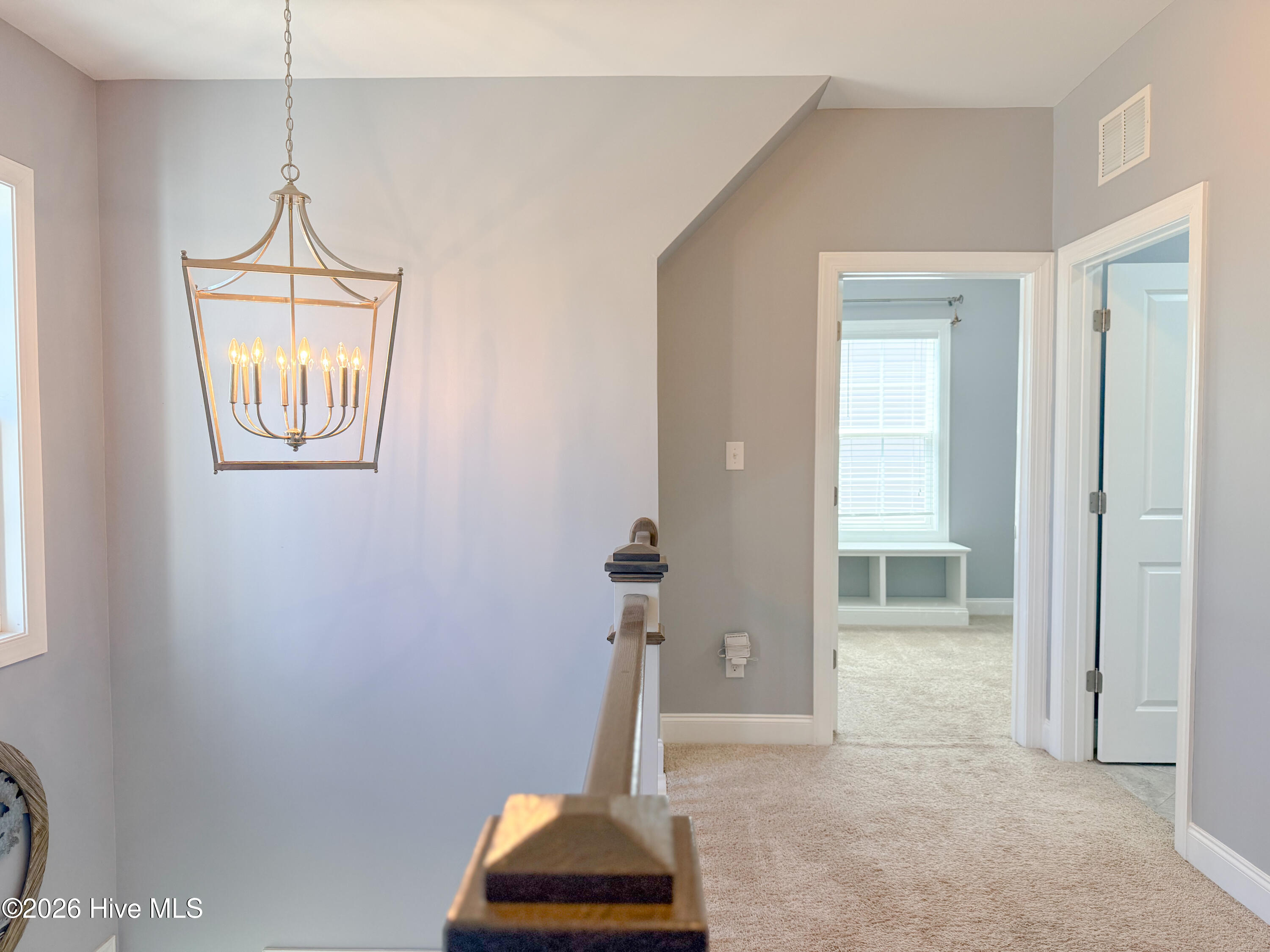 100569259 | Photo 45