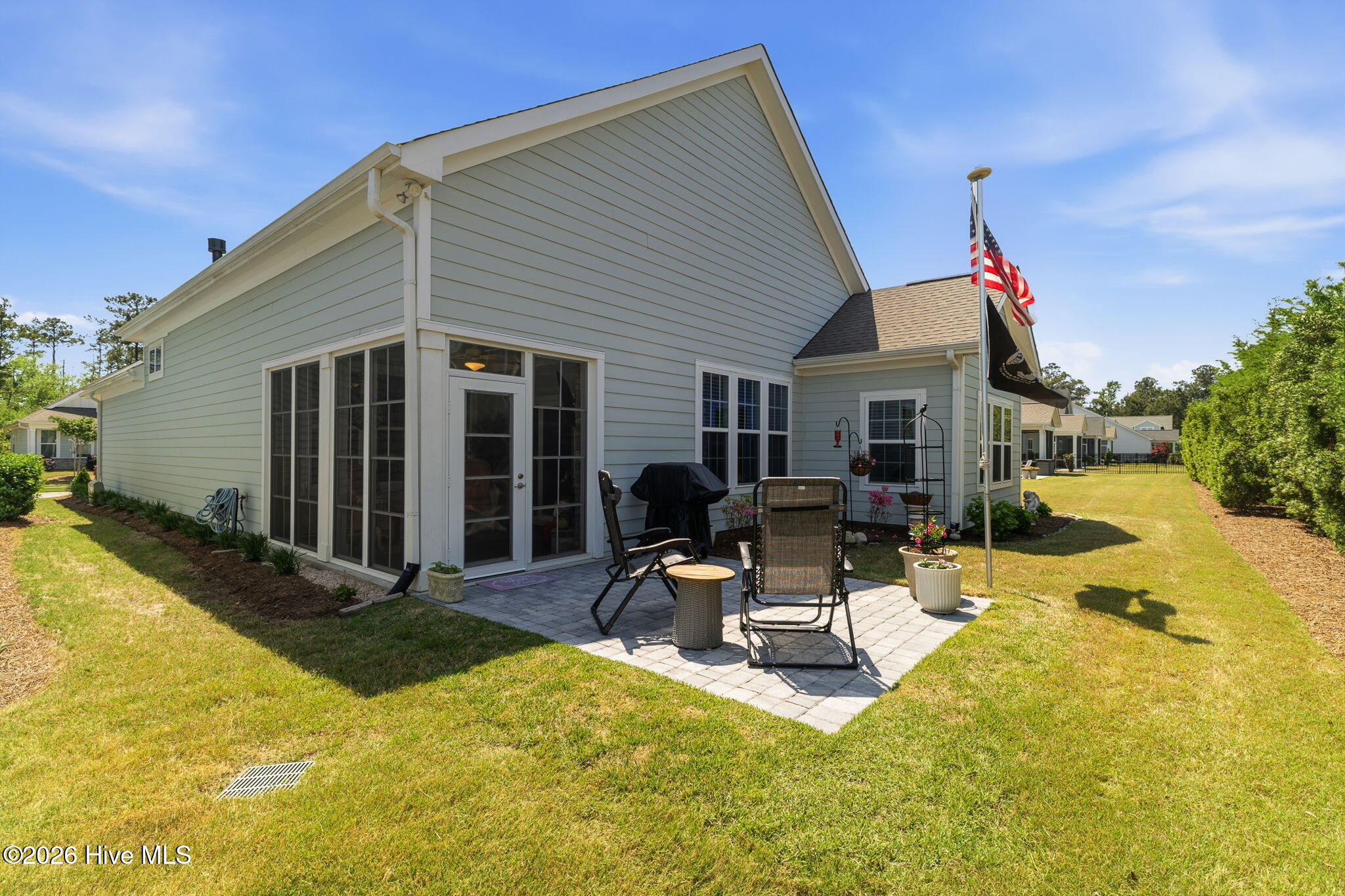 100568500 | Photo 51