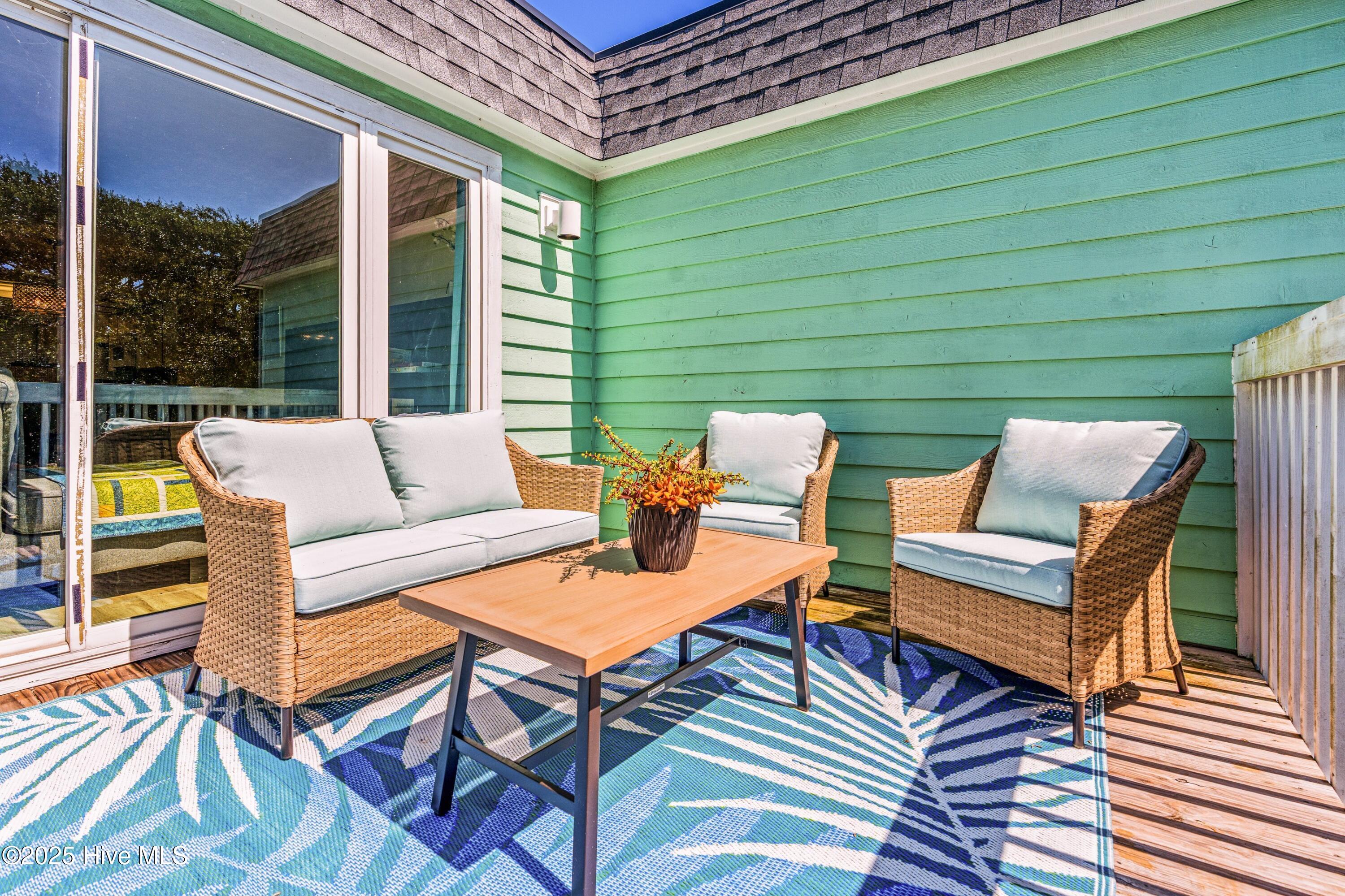 100532800 | Photo 41