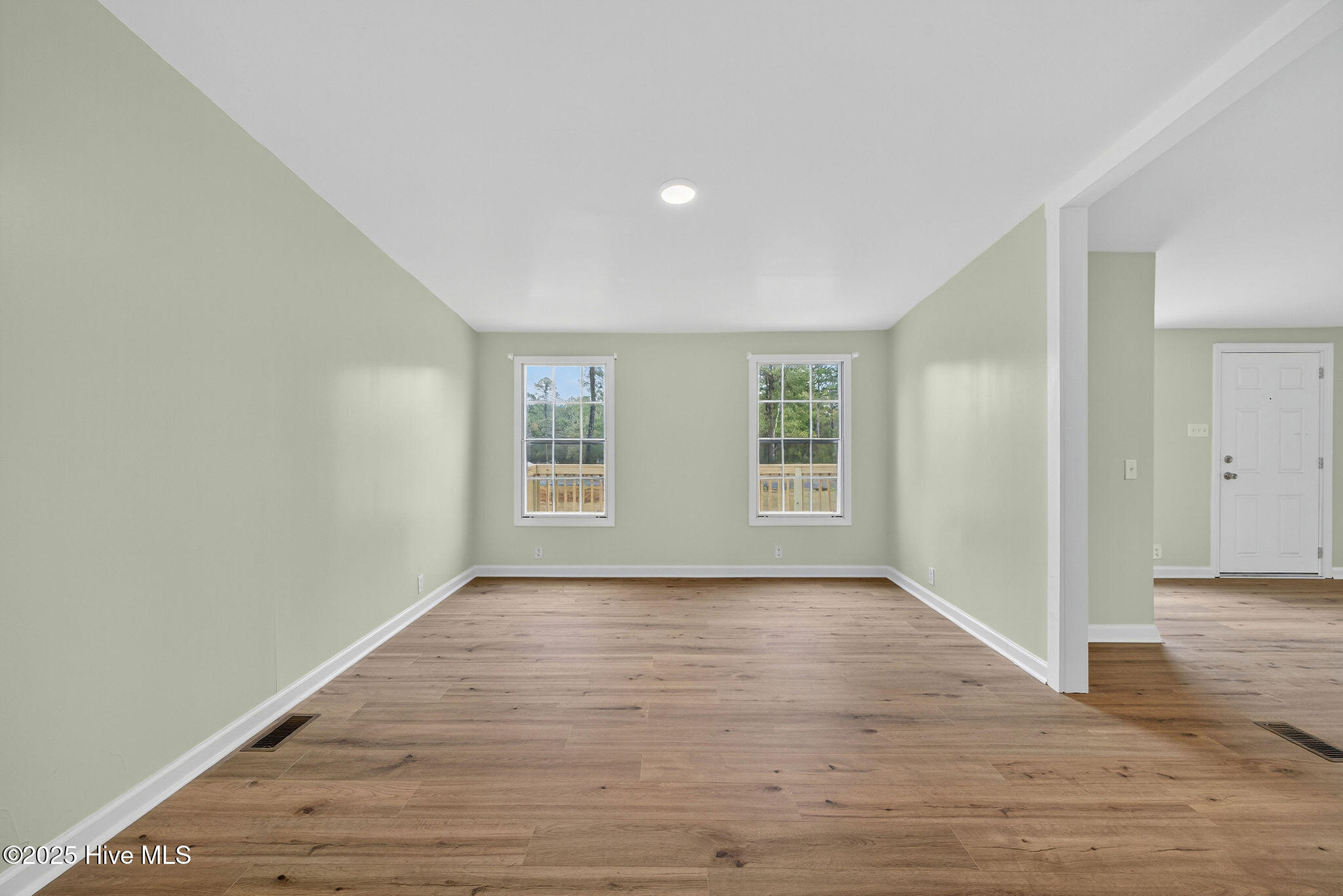 100539132 | Photo 10