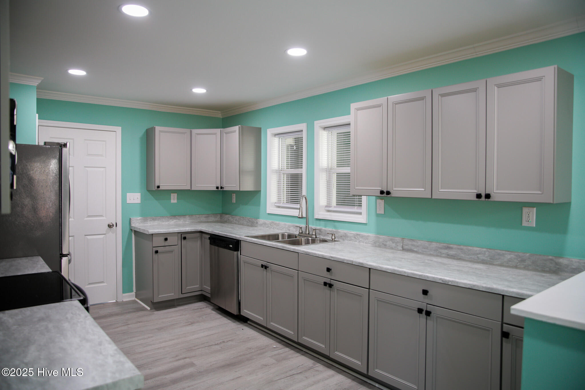 100544584 | Photo 23