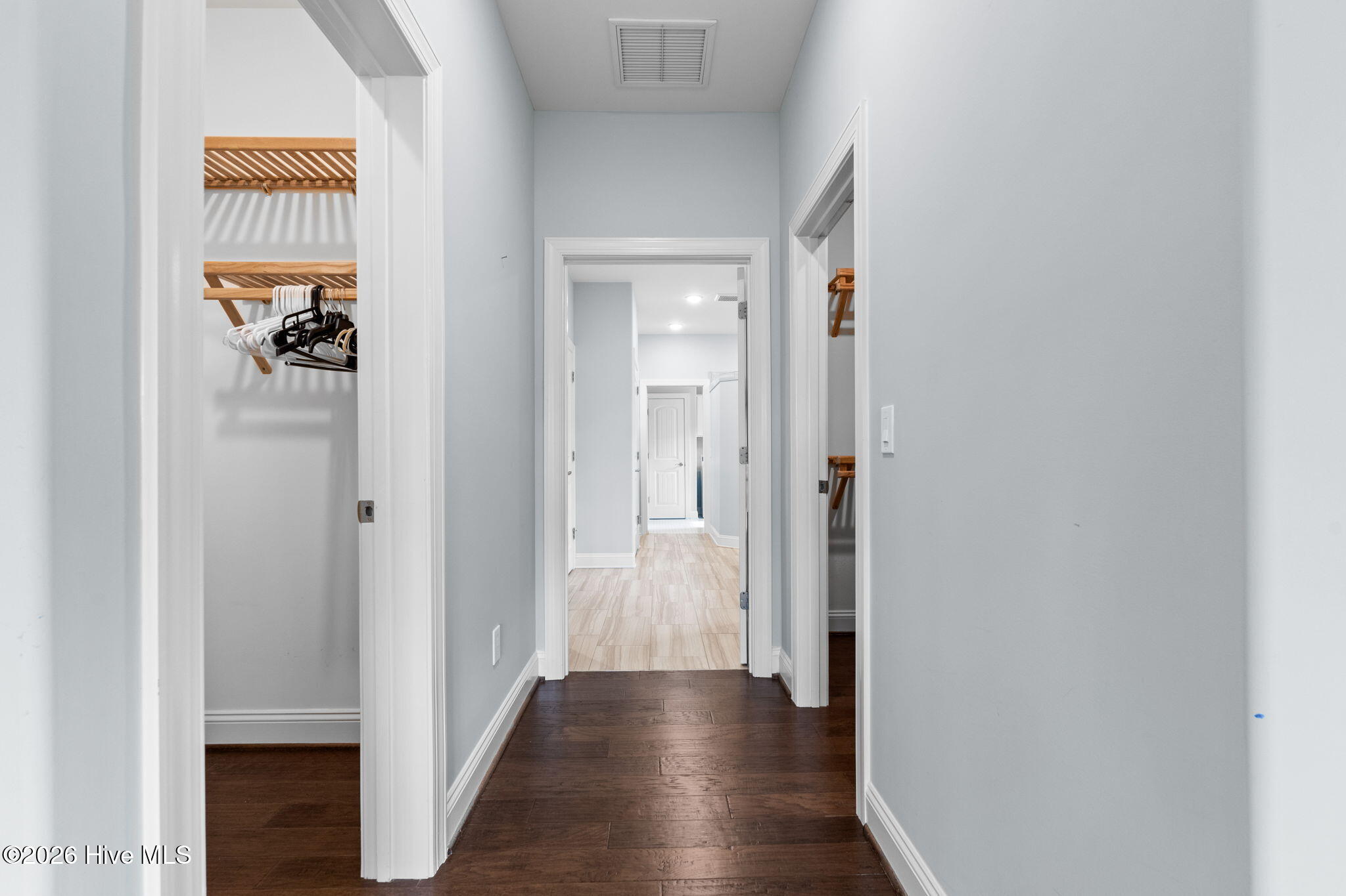 100566605 | Photo 32