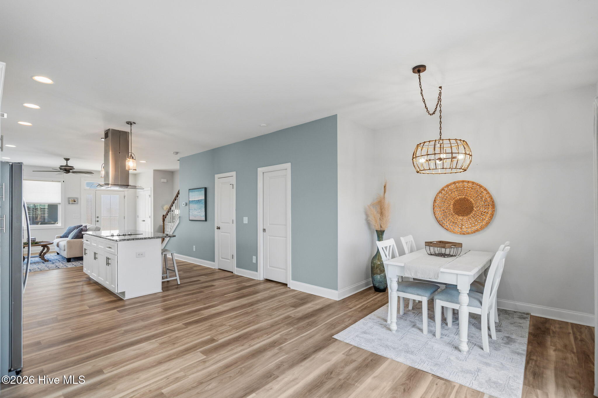 100558754 | Photo 15