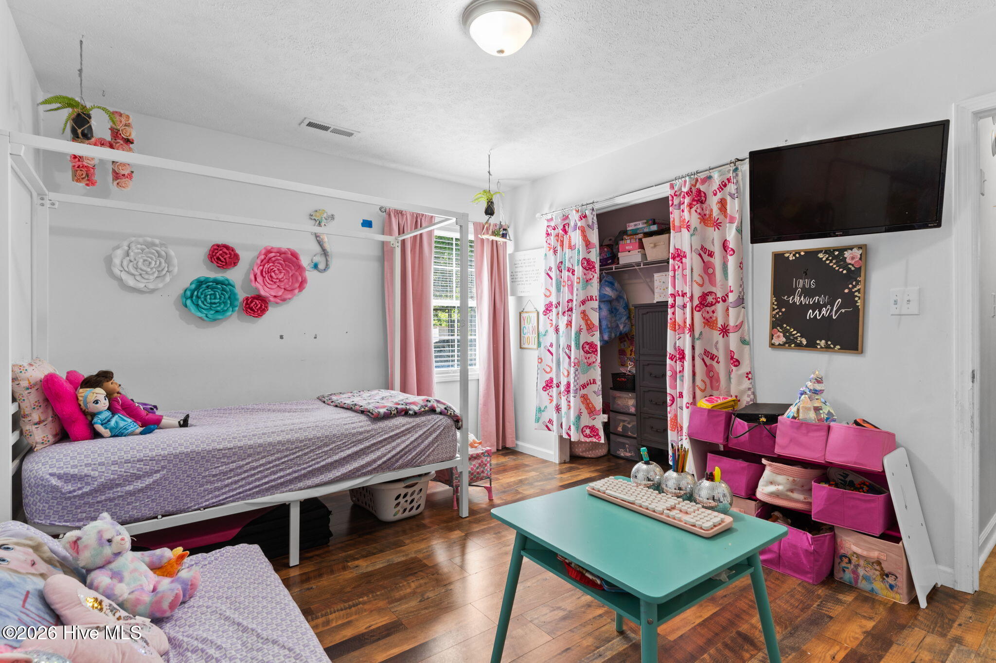 100567979 | Photo 16