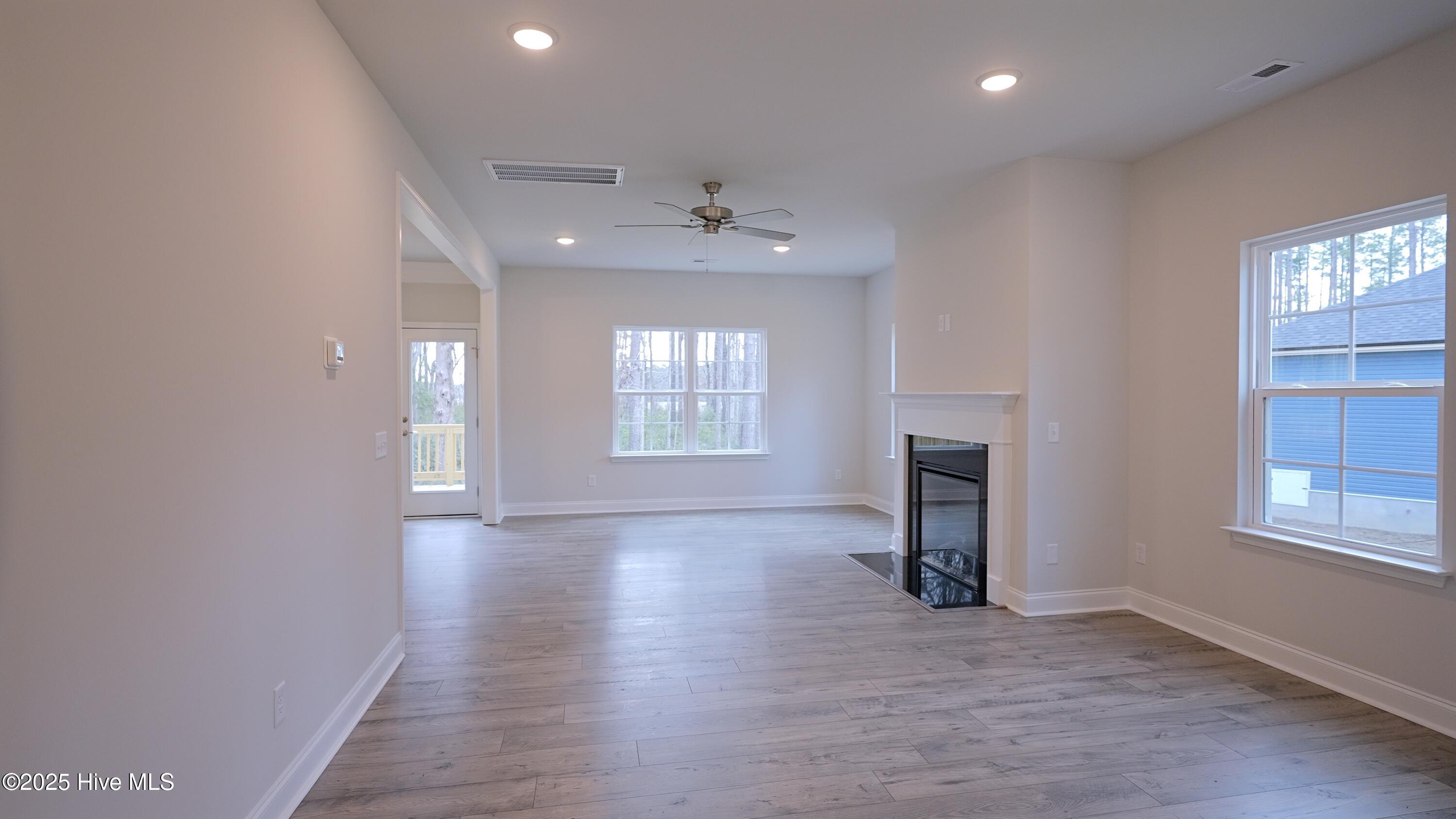 100536920 | Photo 15