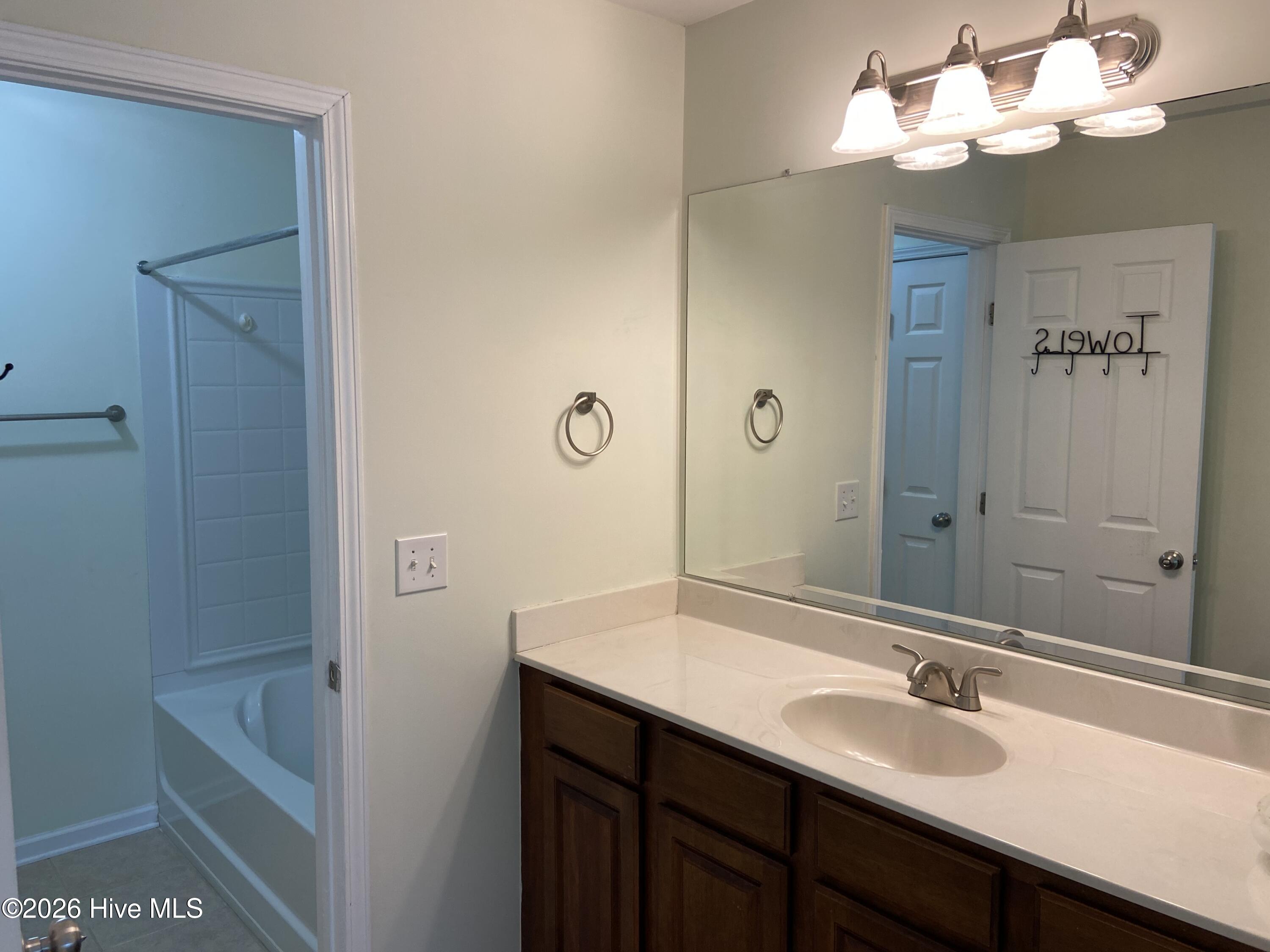 100566688 | Photo 14