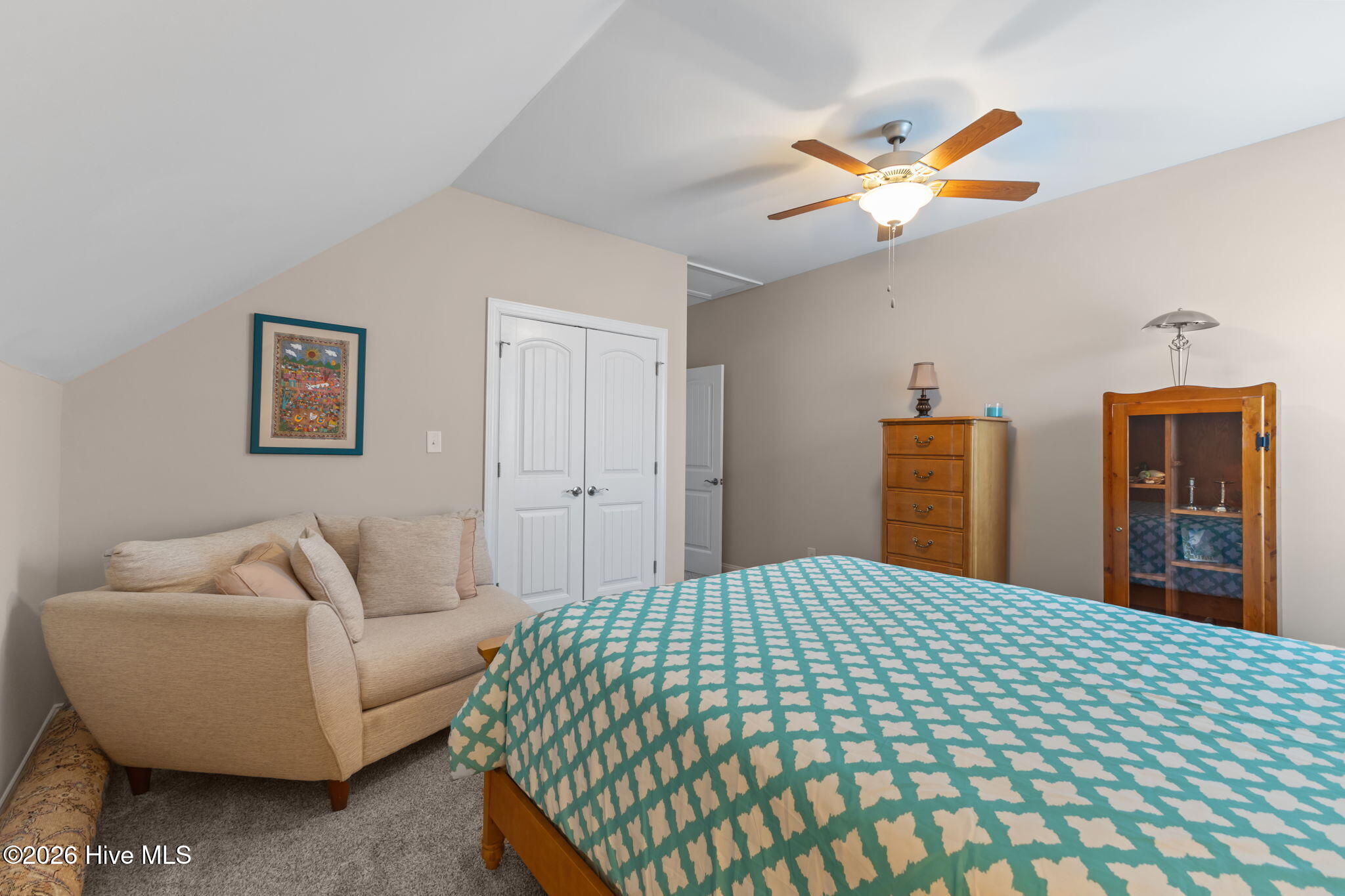 100560213 | Photo 26