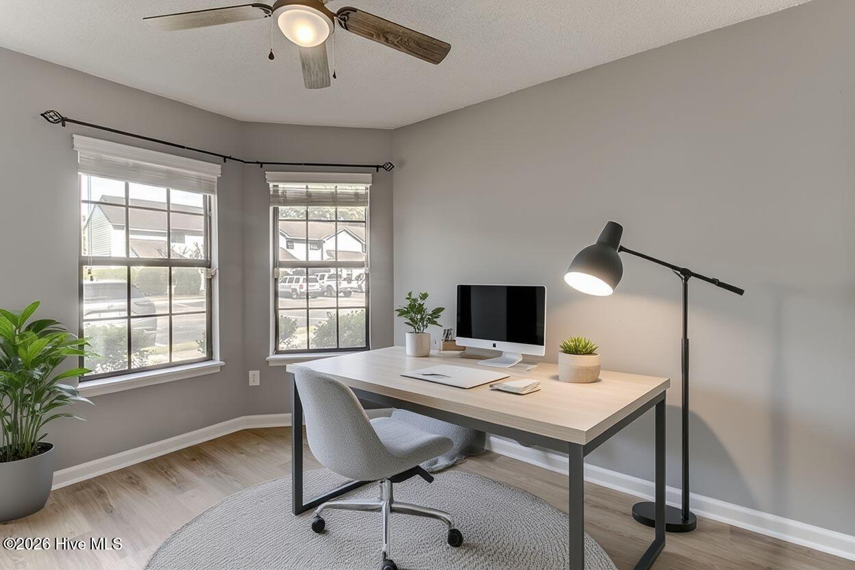 100565987 | Photo 17