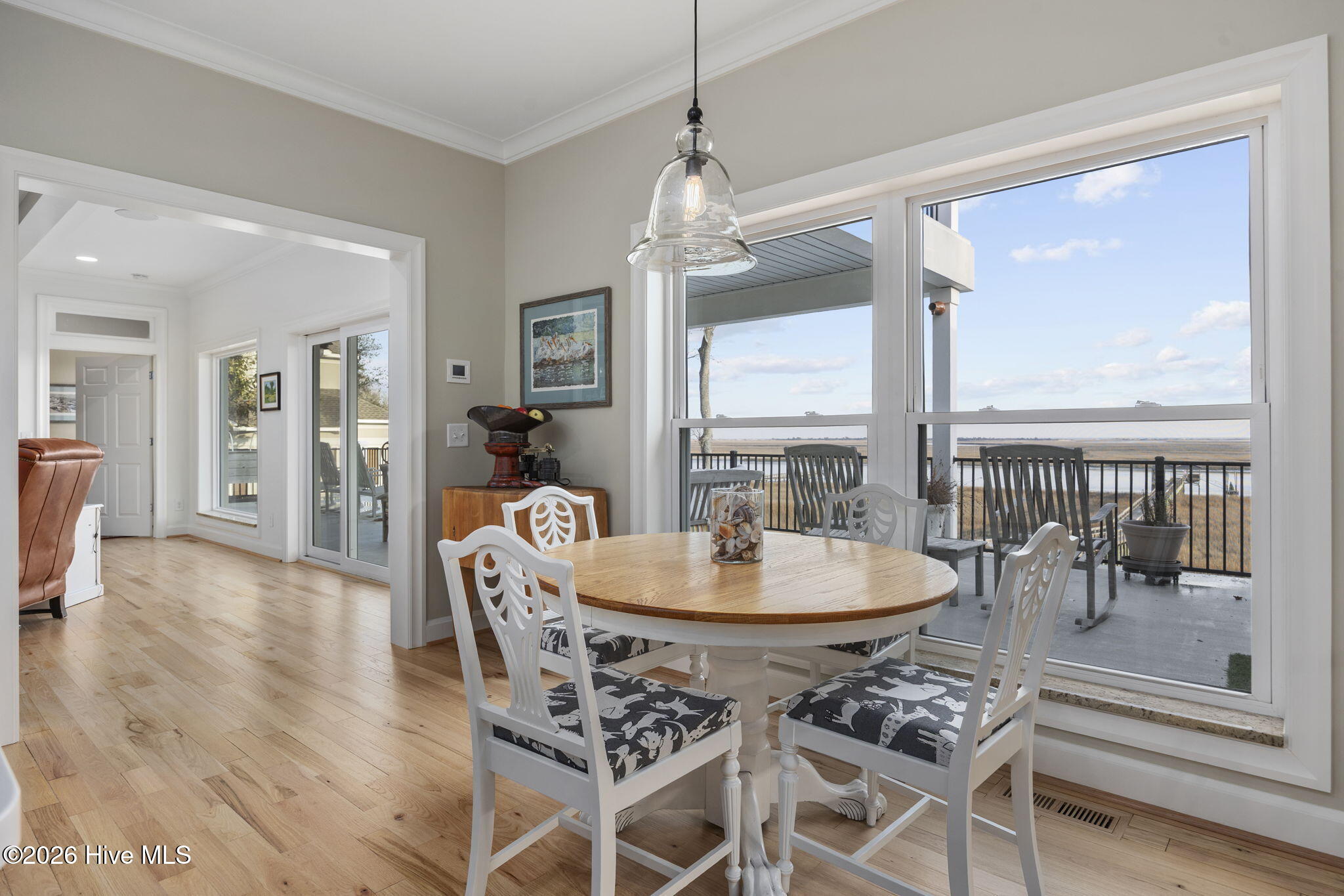 100553128 | Photo 19