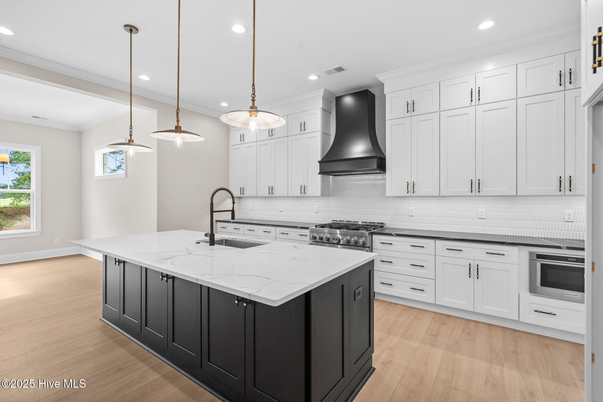 100547406 | Photo 14