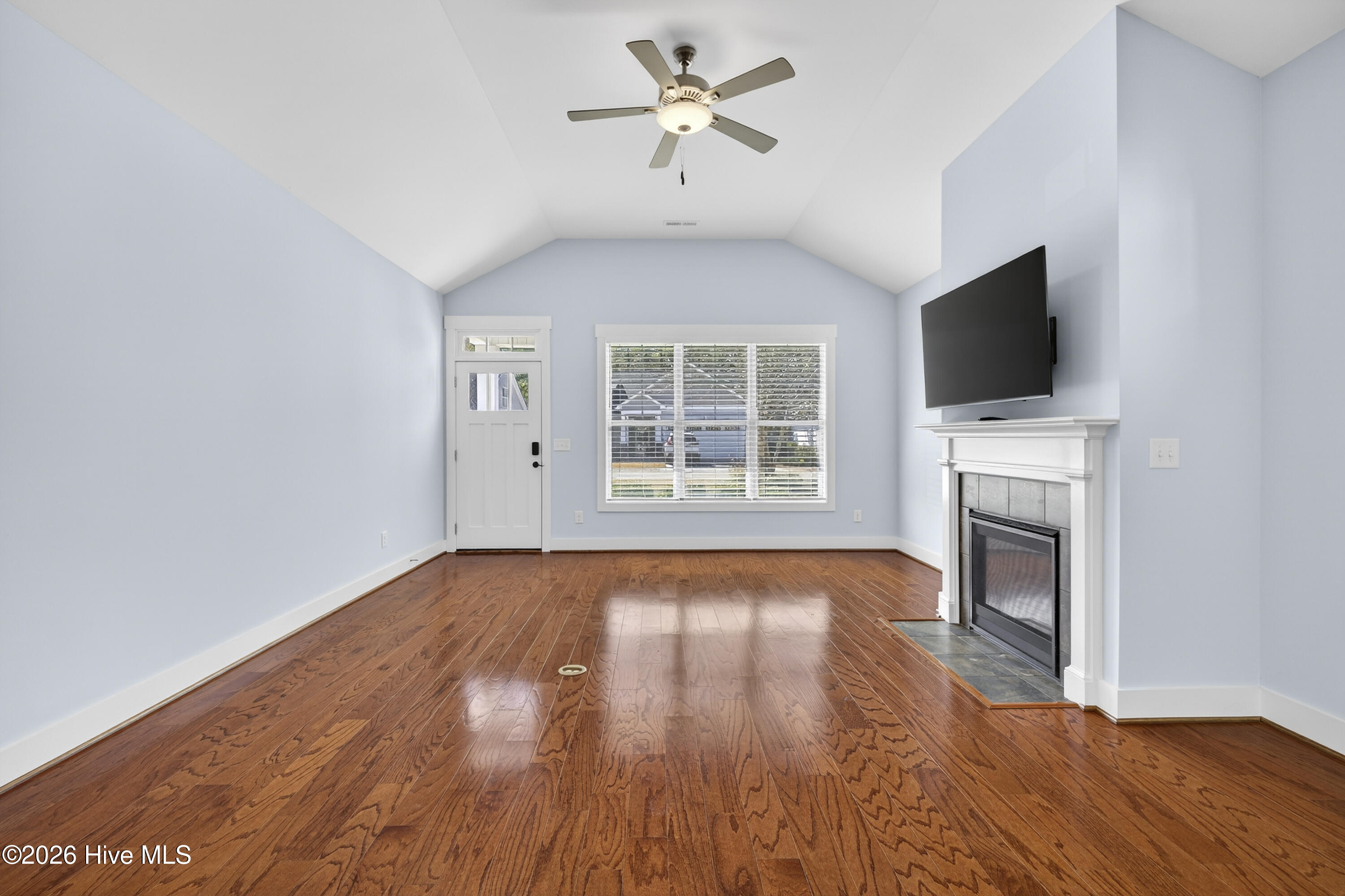 100552916 | Photo 14