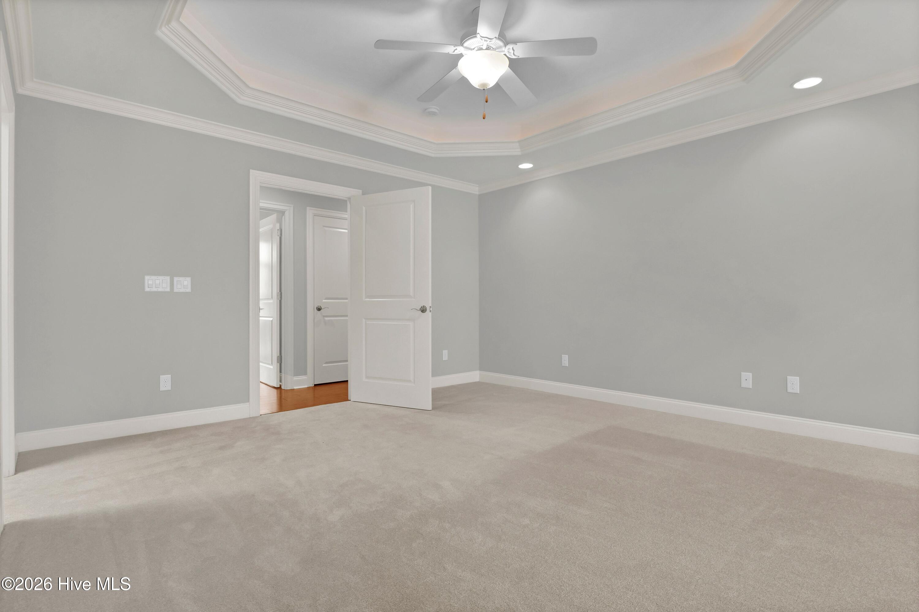 100560728 | Photo 14