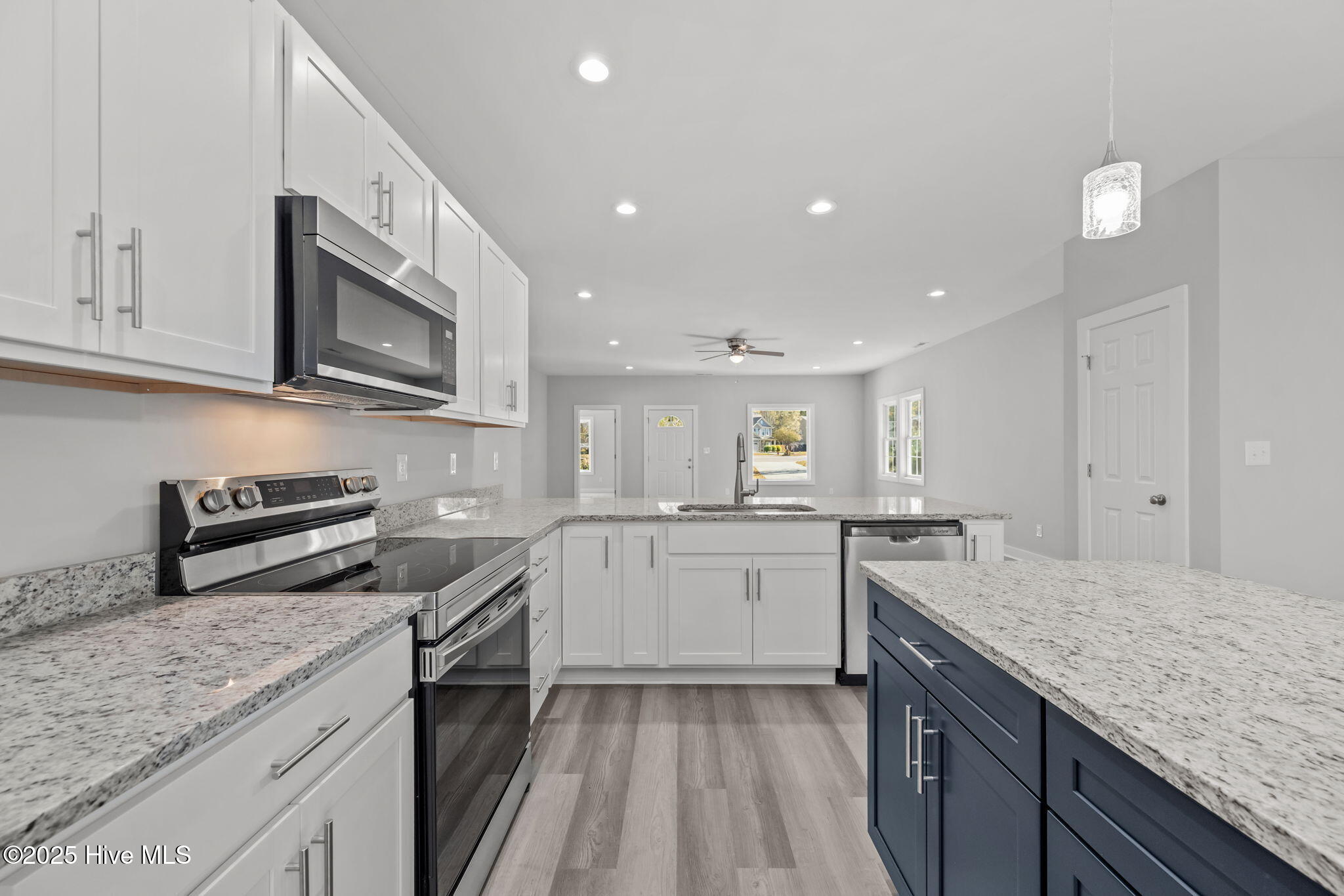 100545832 | Photo 16