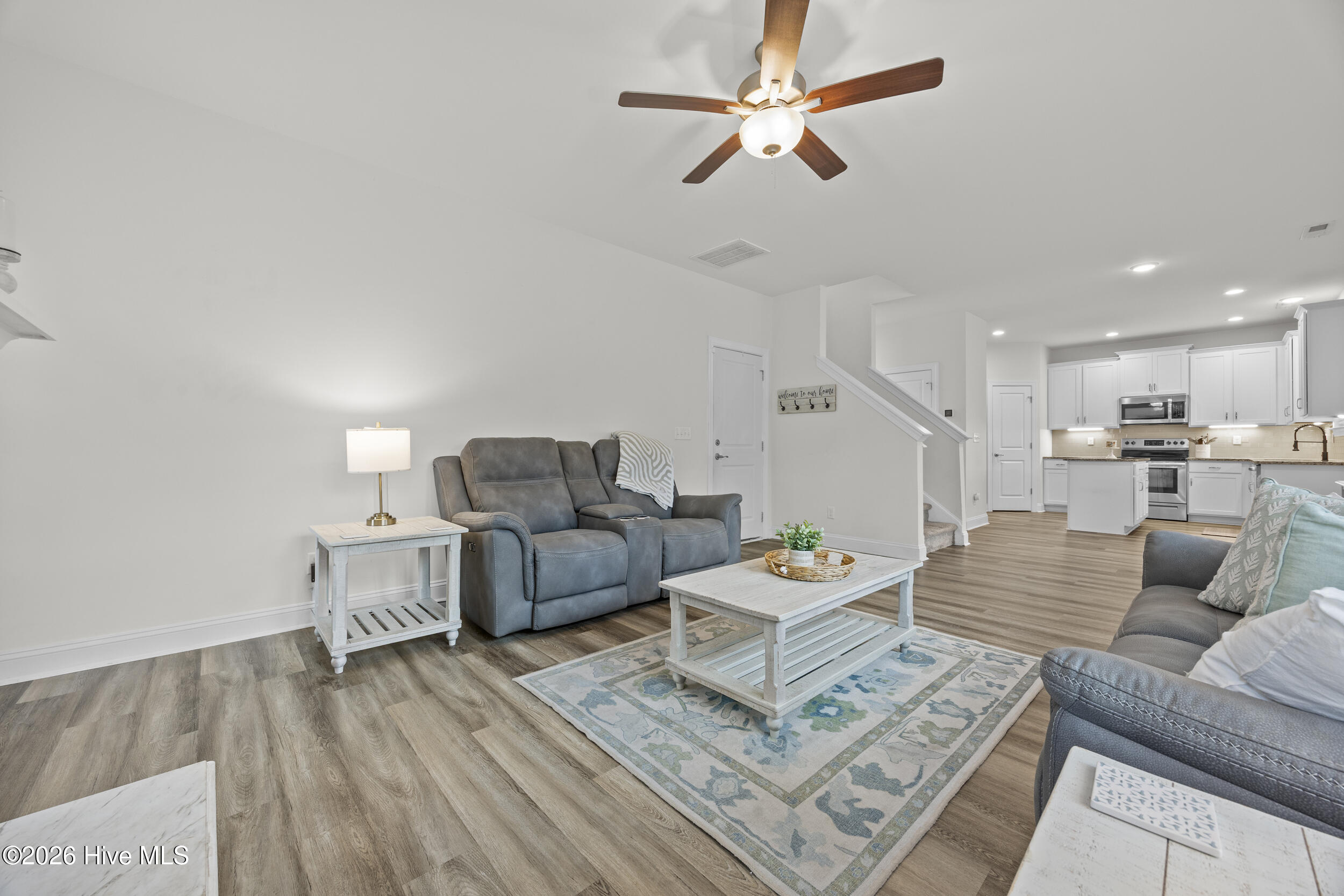 100570482 | Photo 12