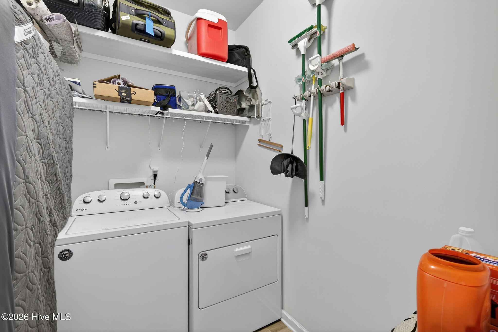 100547233 | Photo 32