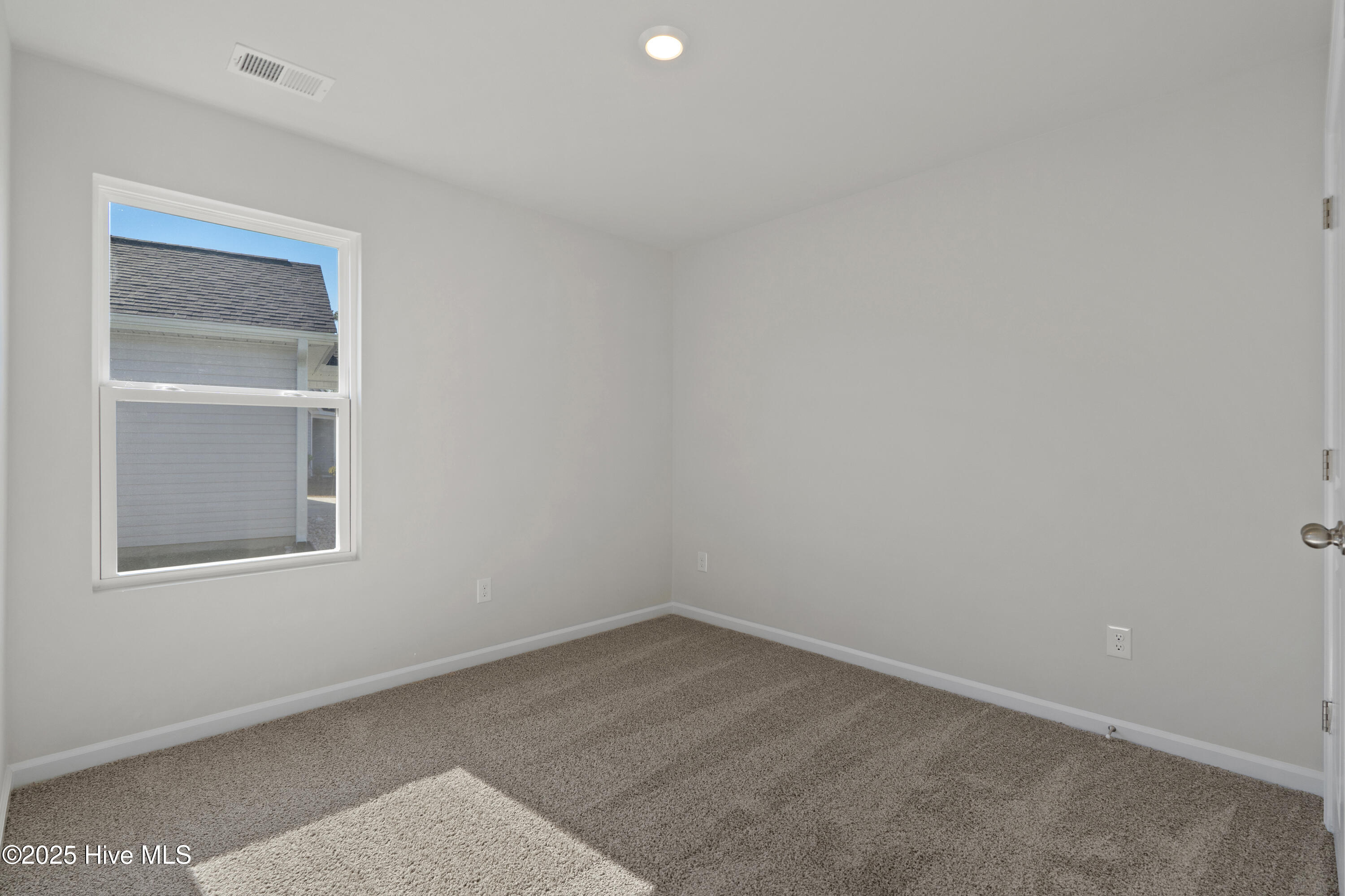 100528315 | Photo 28