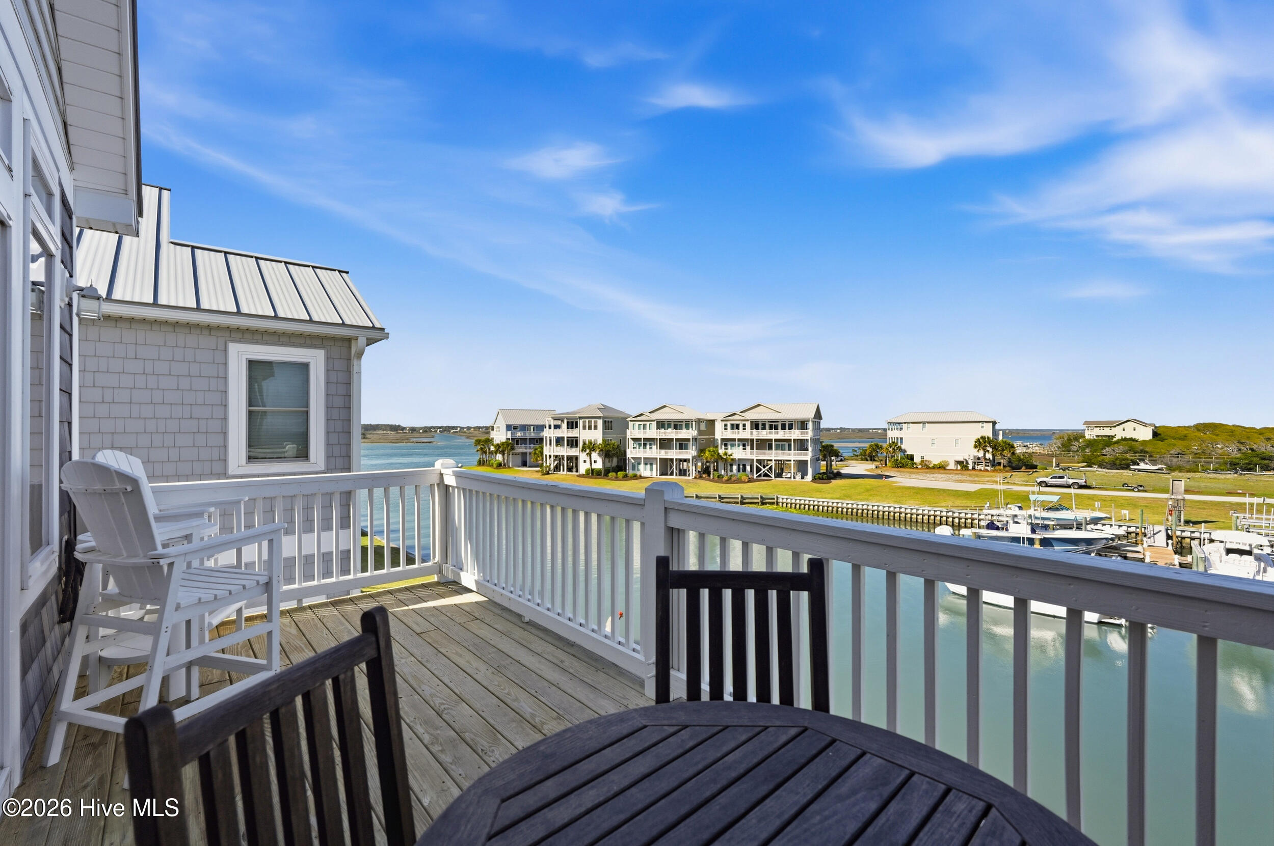 100565871 | Photo 46