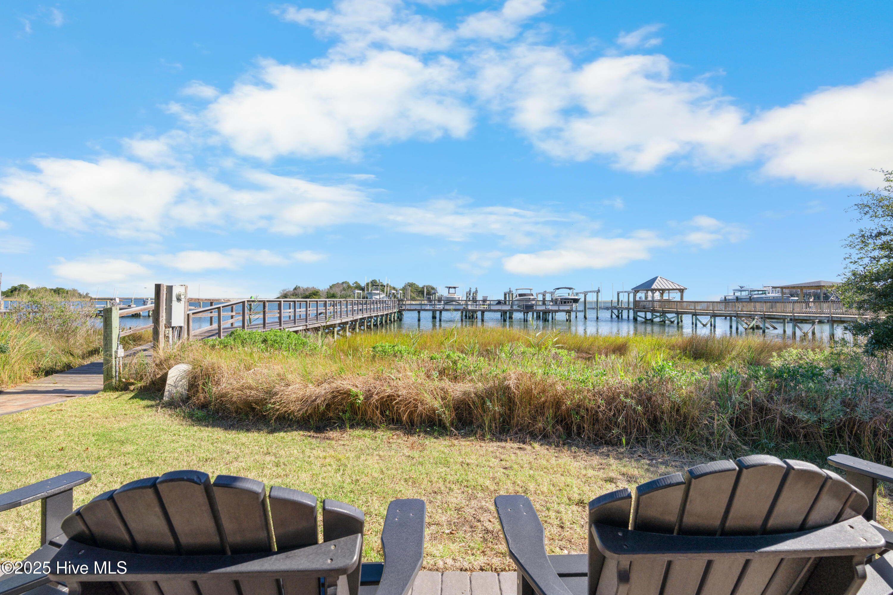 100541249 | Photo 83