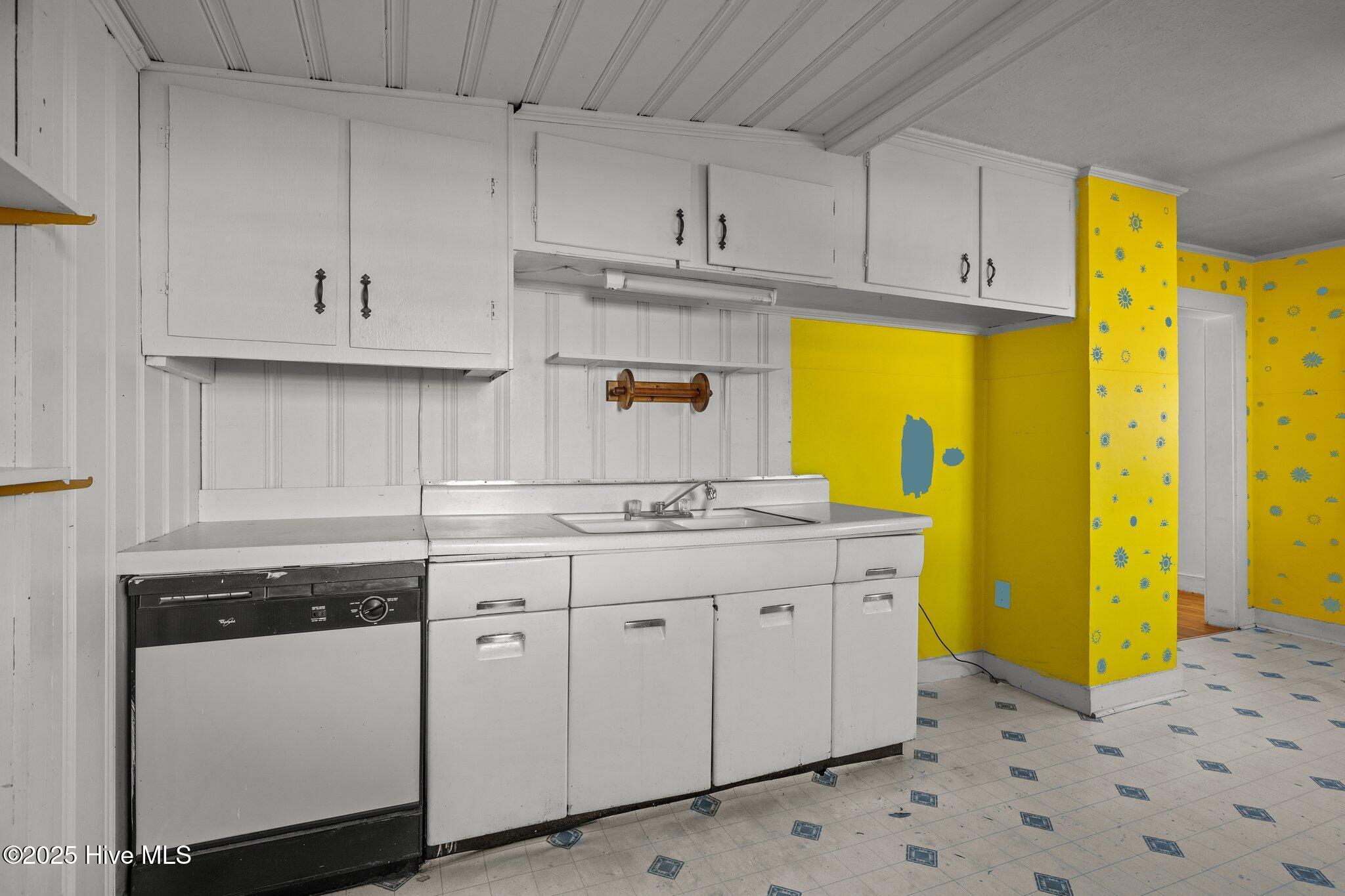 Homes for sale in Morehead City, NC | 2205 Bay St, Morehead City, NC 28557 | MLS# 100504326