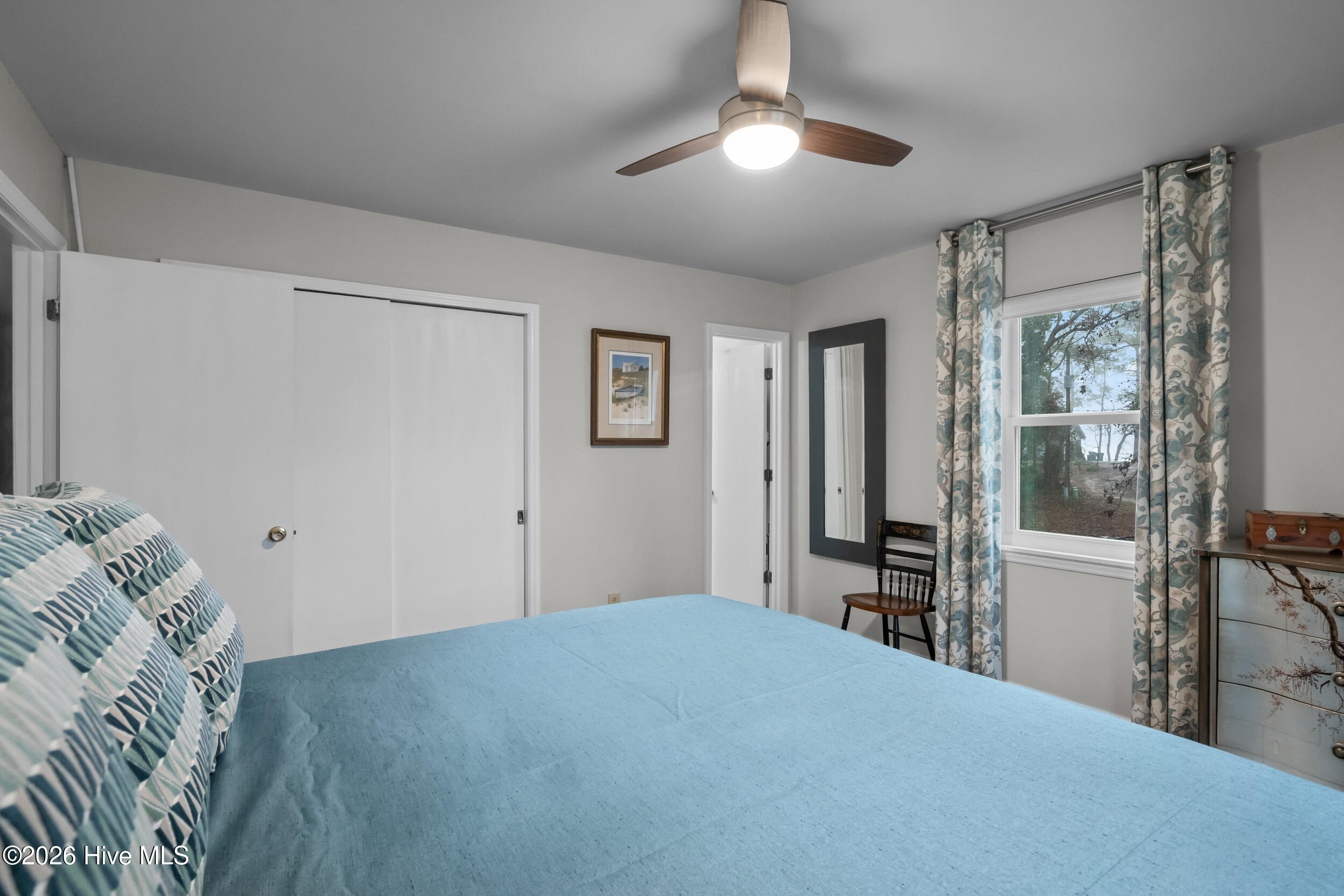 100559357 | Photo 16