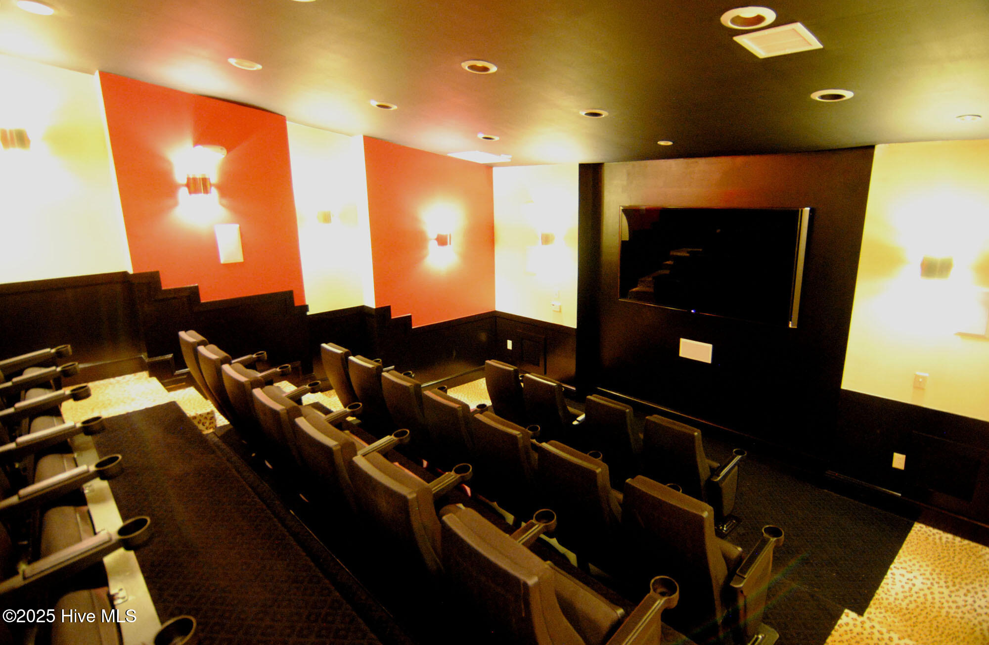 100536723 | Photo 62