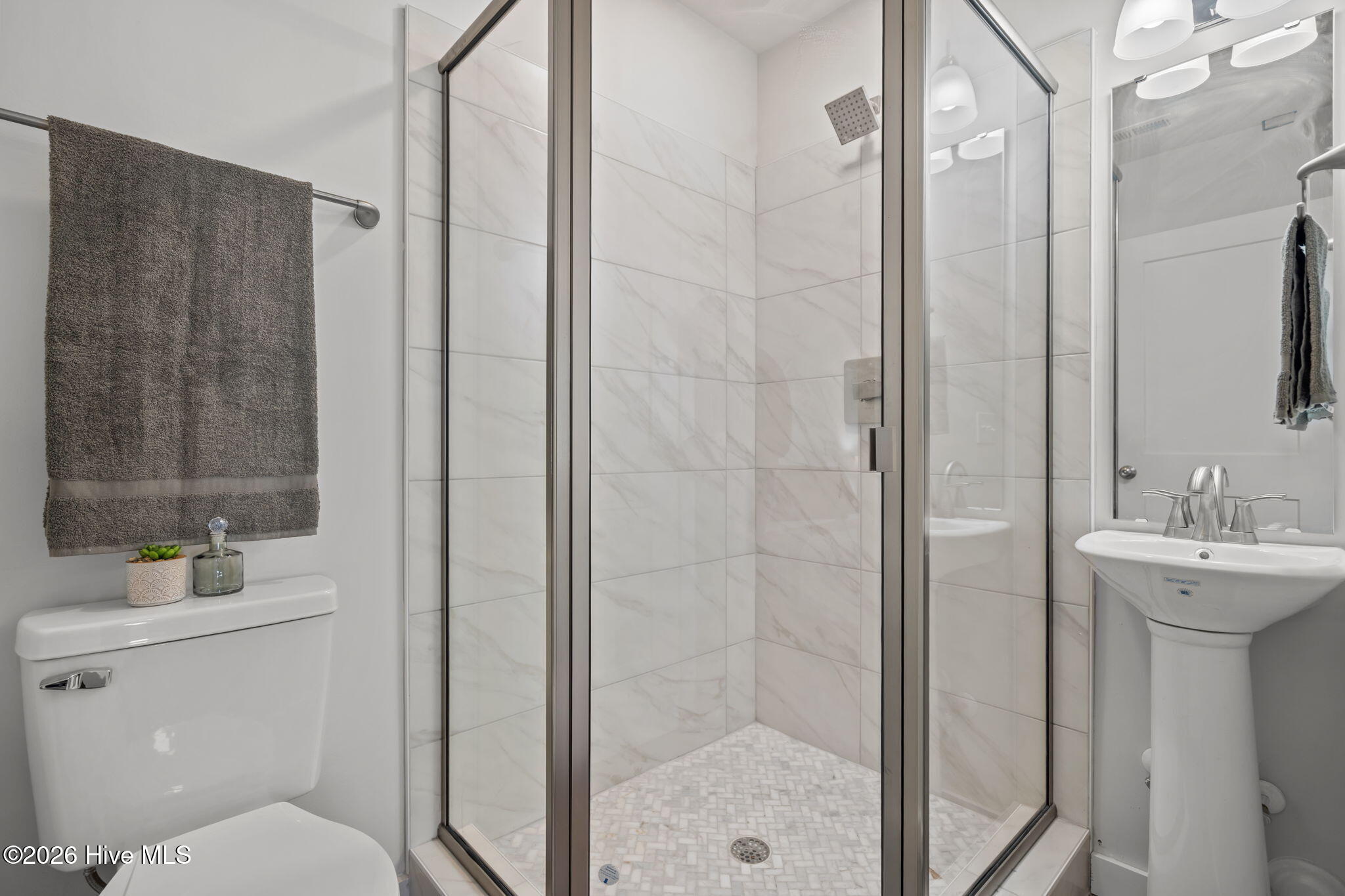 100550477 | Photo 17