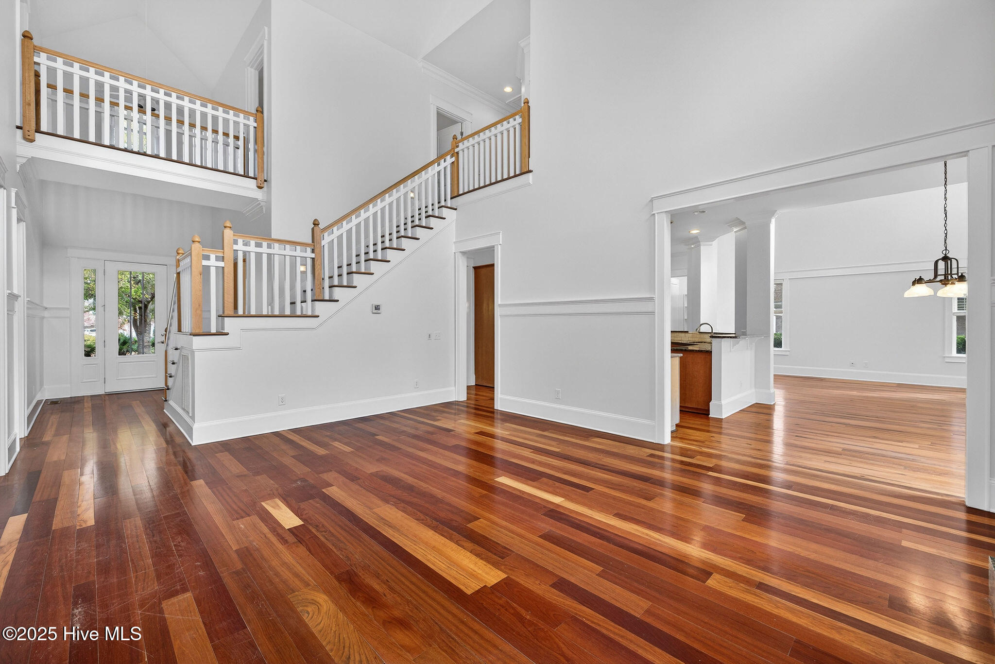 100545451 | Photo 31