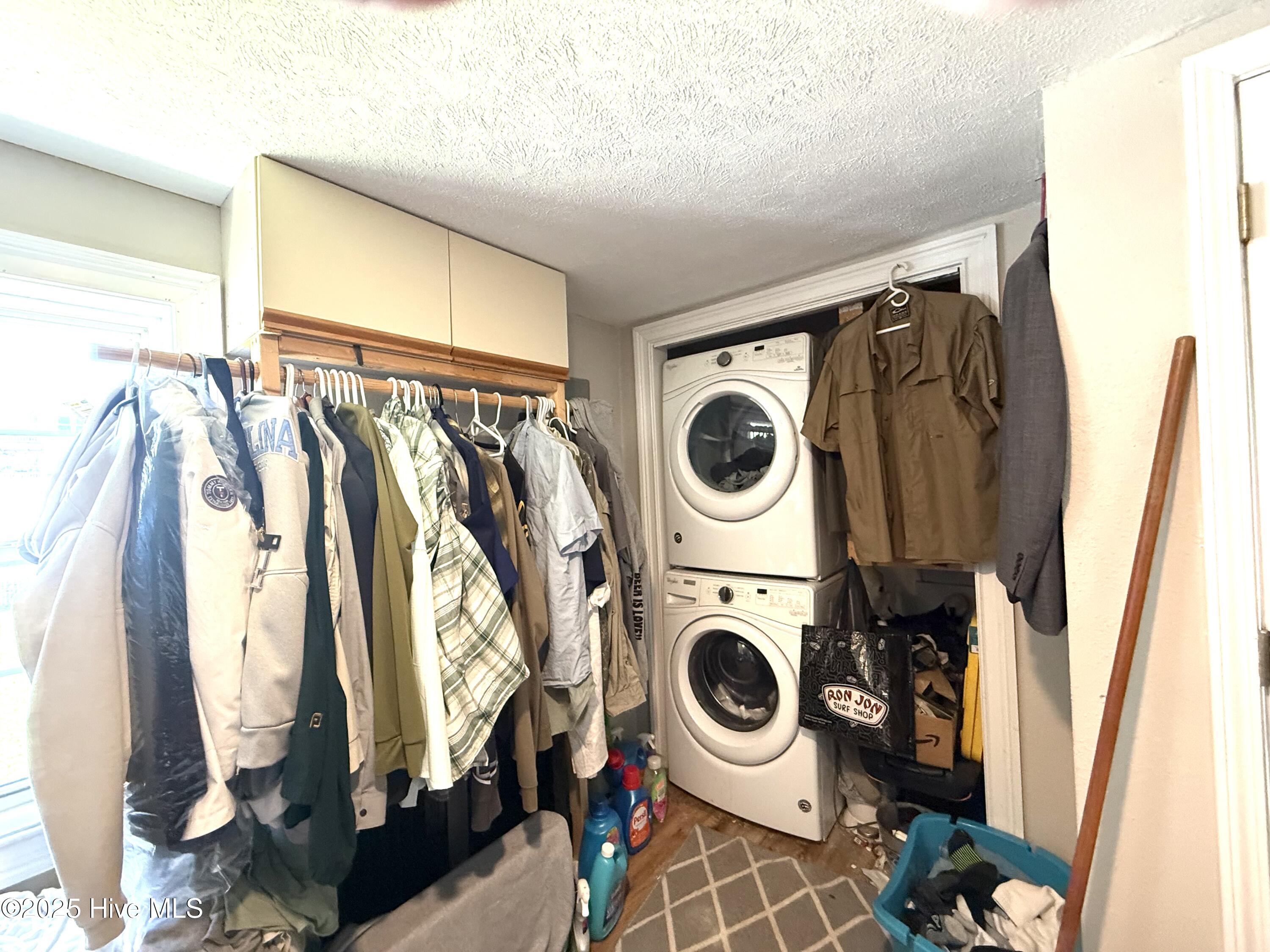 100514641 | Photo 14