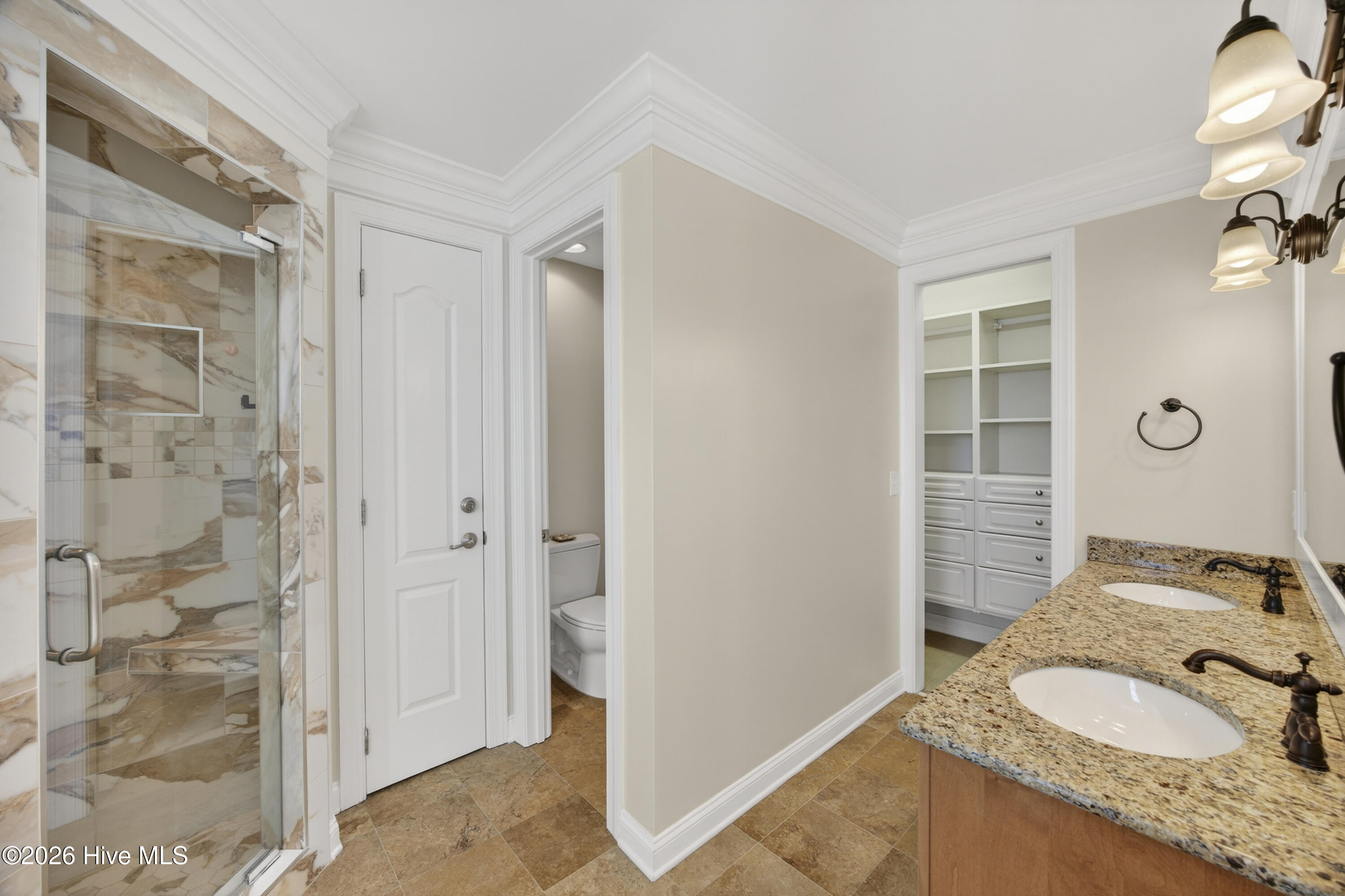 100554981 | Photo 87