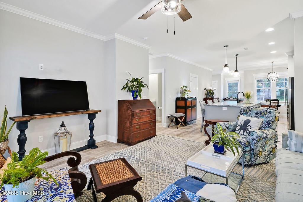 100514190 | Photo 21