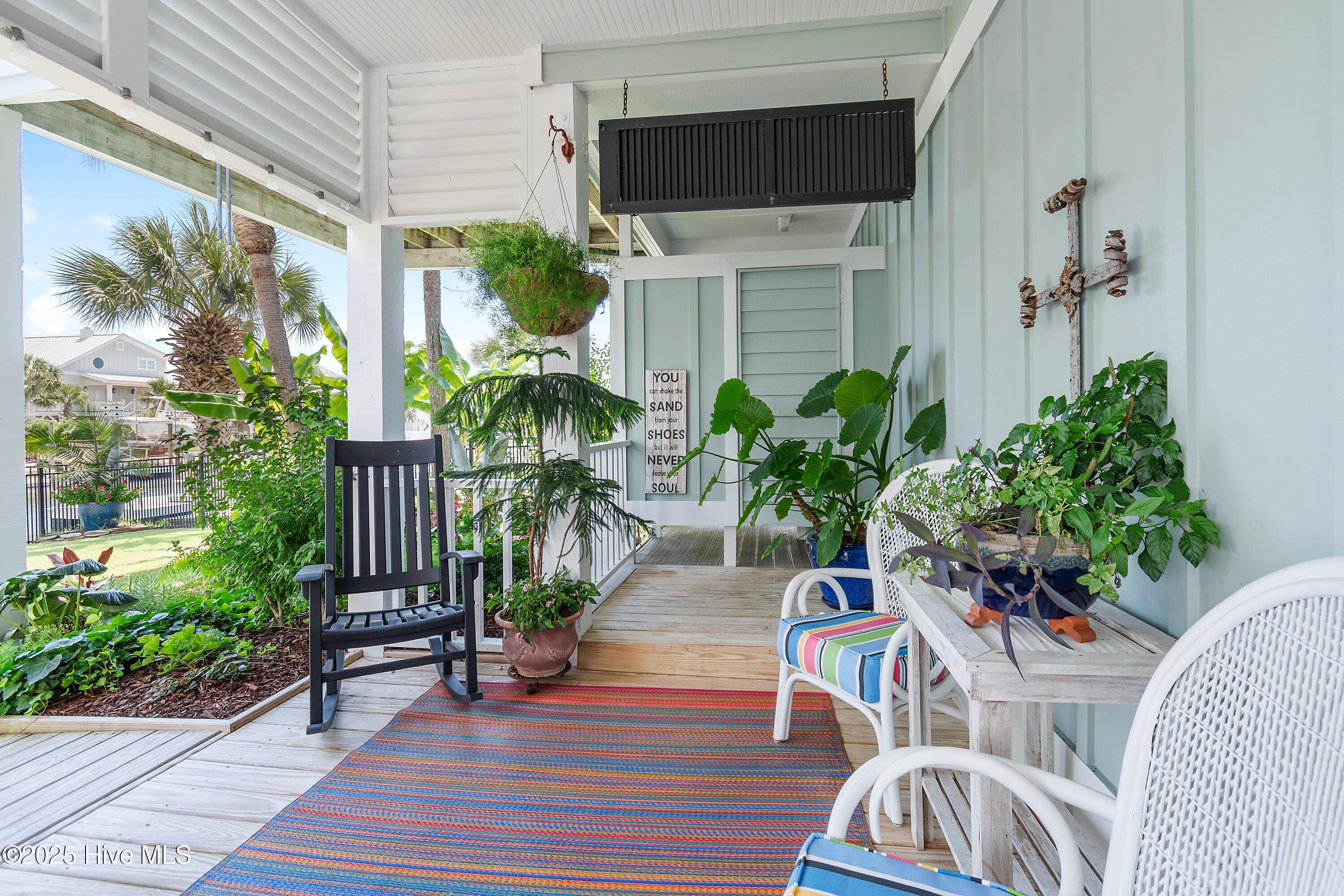 100527373 | Photo 45